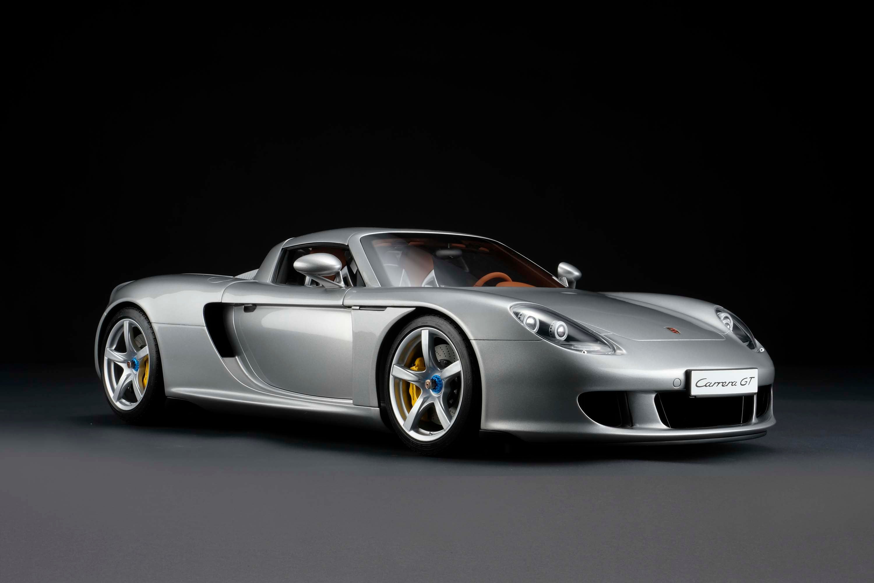 Amalgam 1:8 scale Porsche Carrera GT