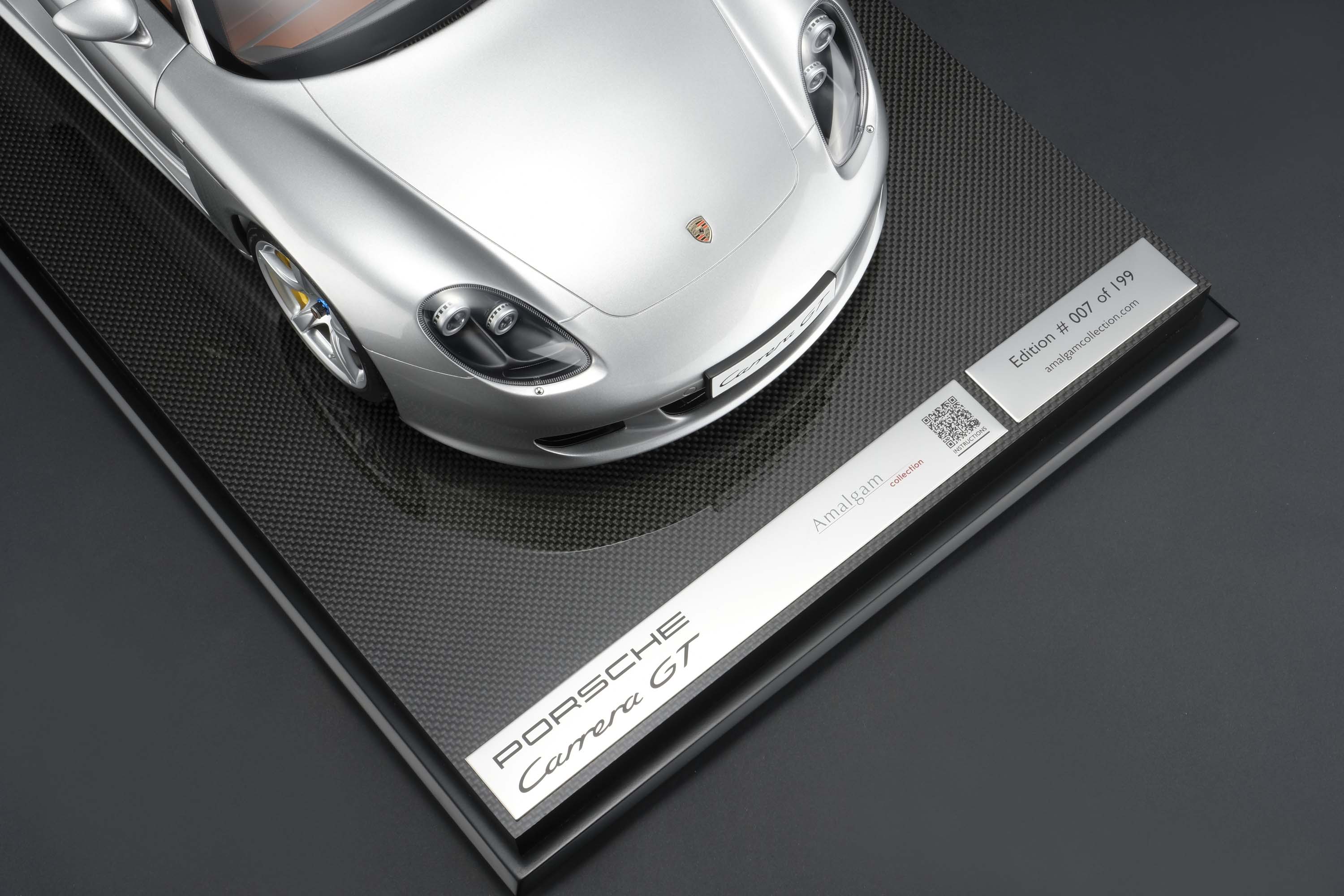Amalgam 1:8 scale Porsche Carrera GT