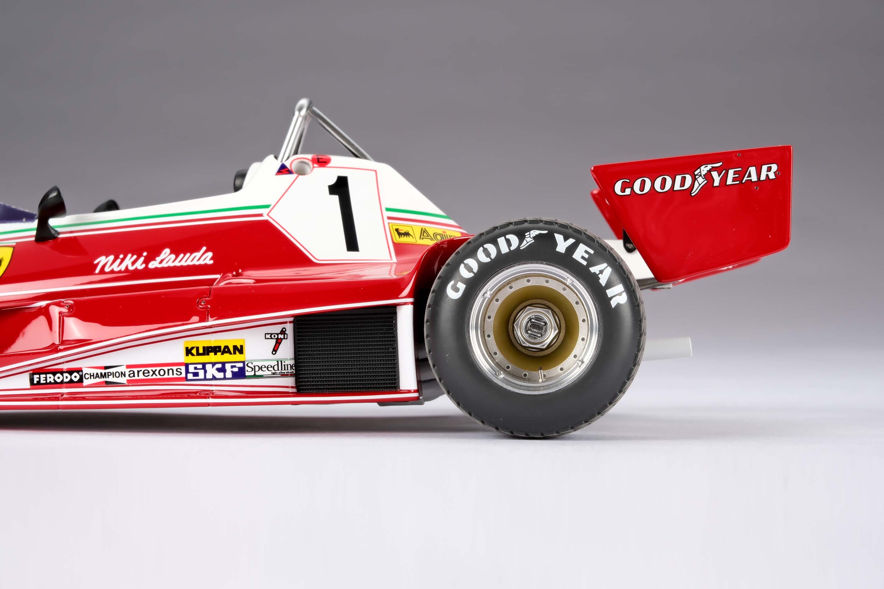 Amalgam 1:18 scale 1976 Ferrari 312 T2 Niki Lauda