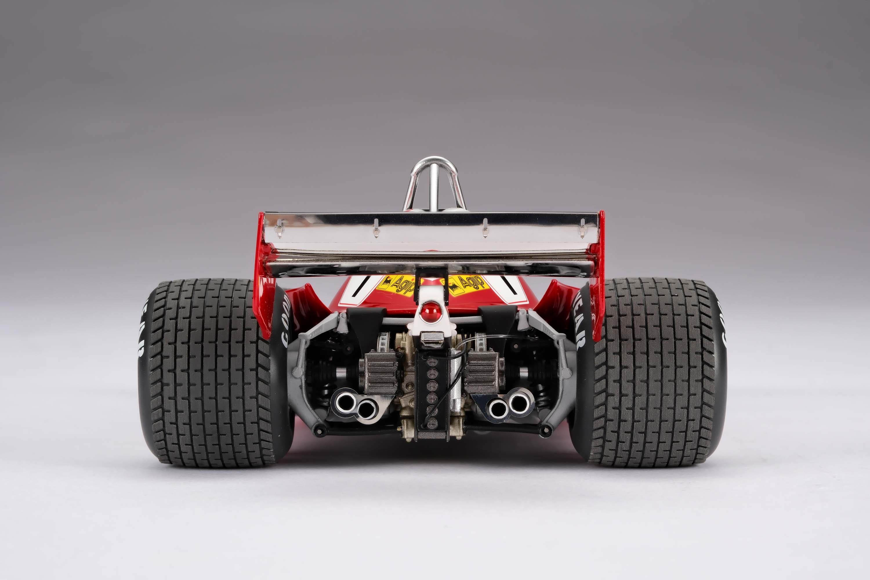 Amalgam 1:18 scale 1976 Ferrari 312 T2 Niki Lauda