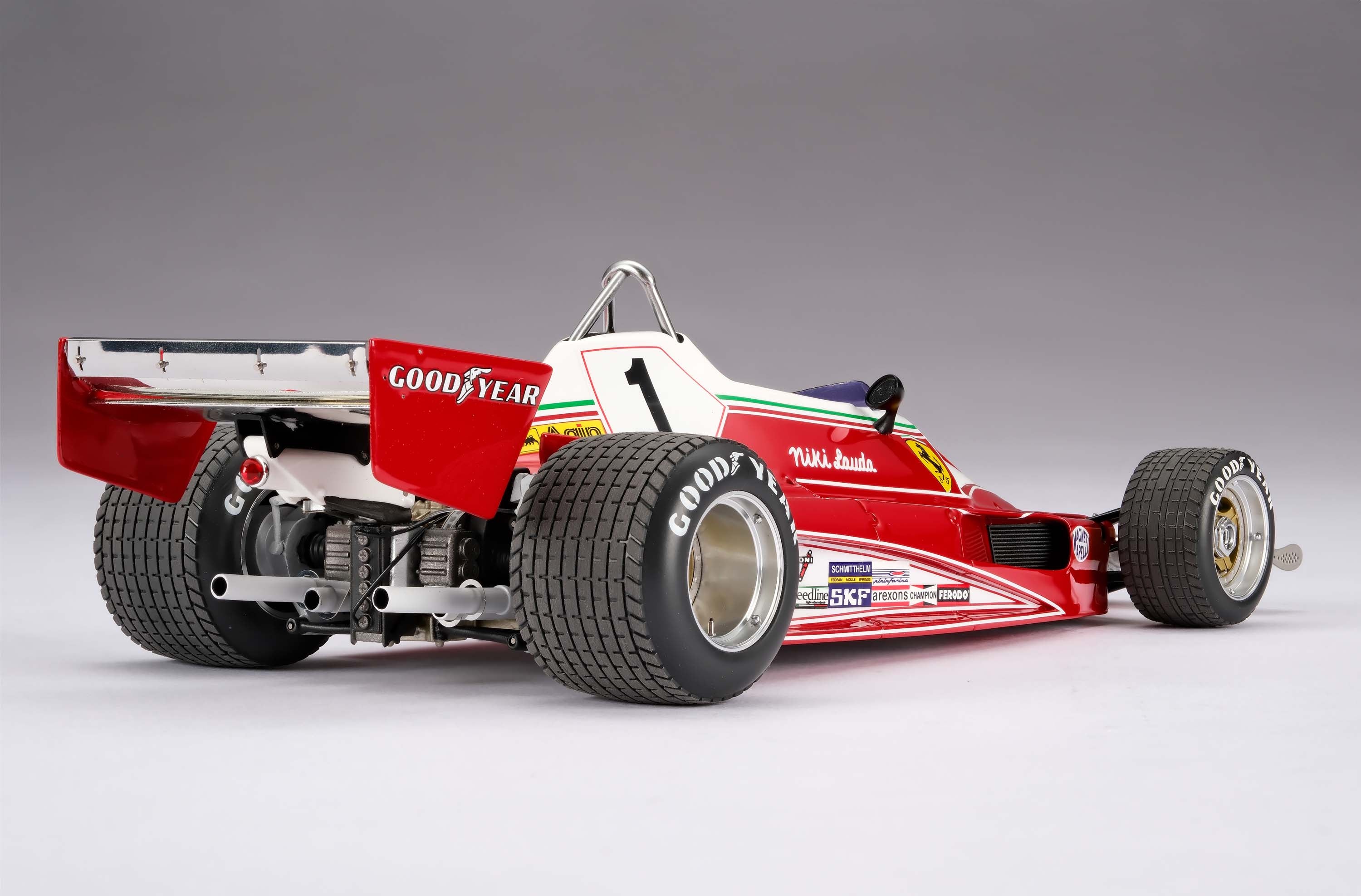 Amalgam 1:18 scale 1976 Ferrari 312 T2 Niki Lauda