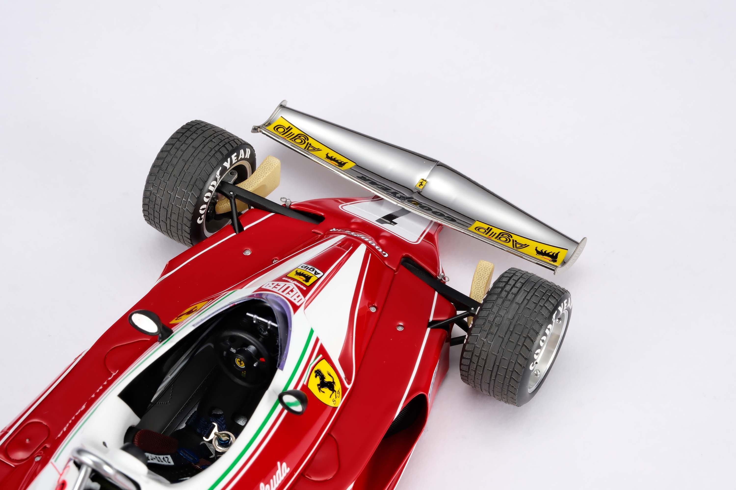 Amalgam 1:18 scale 1976 Ferrari 312 T2 Niki Lauda
