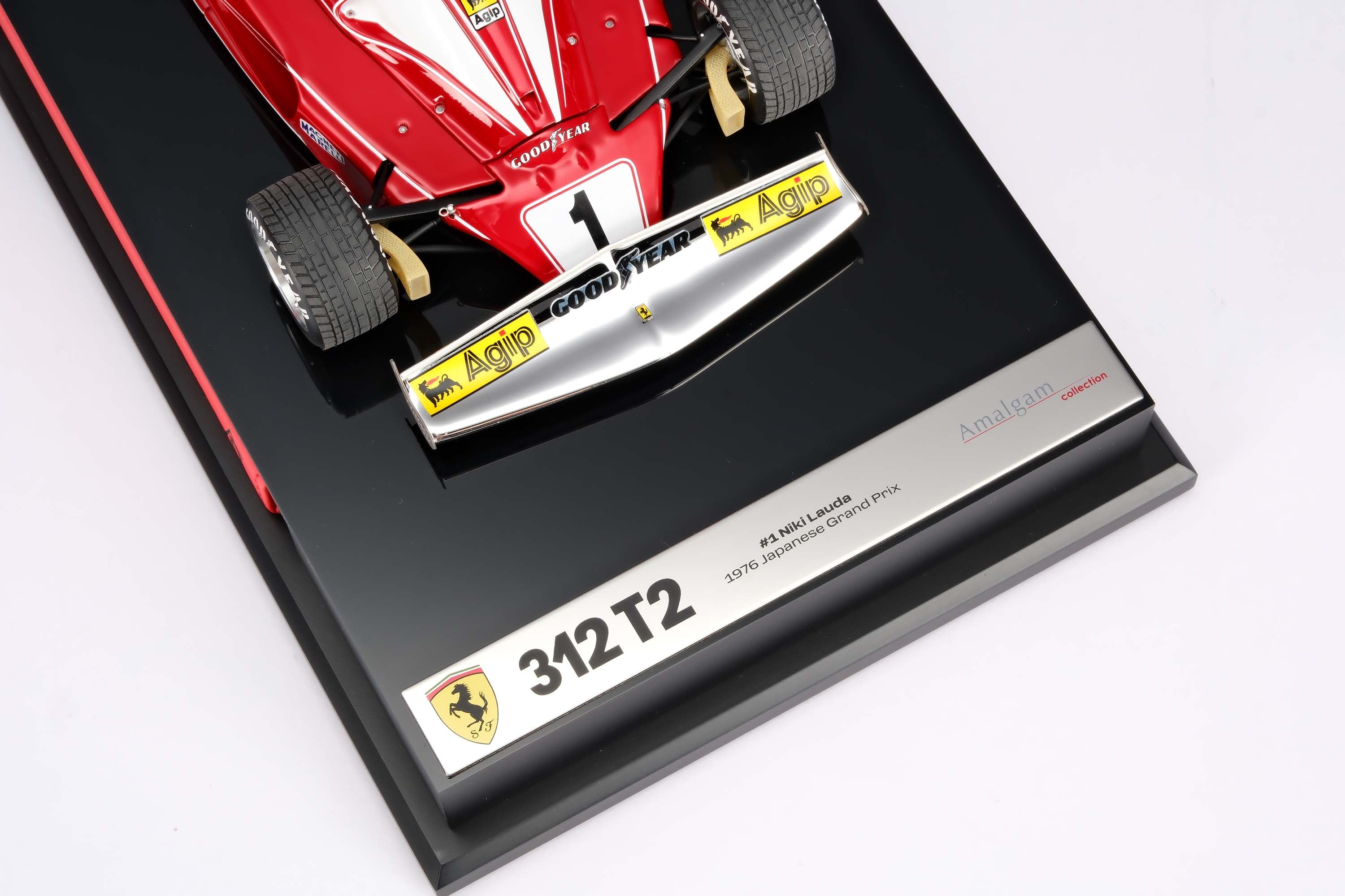 Amalgam 1:18 scale 1976 Ferrari 312 T2 Niki Lauda