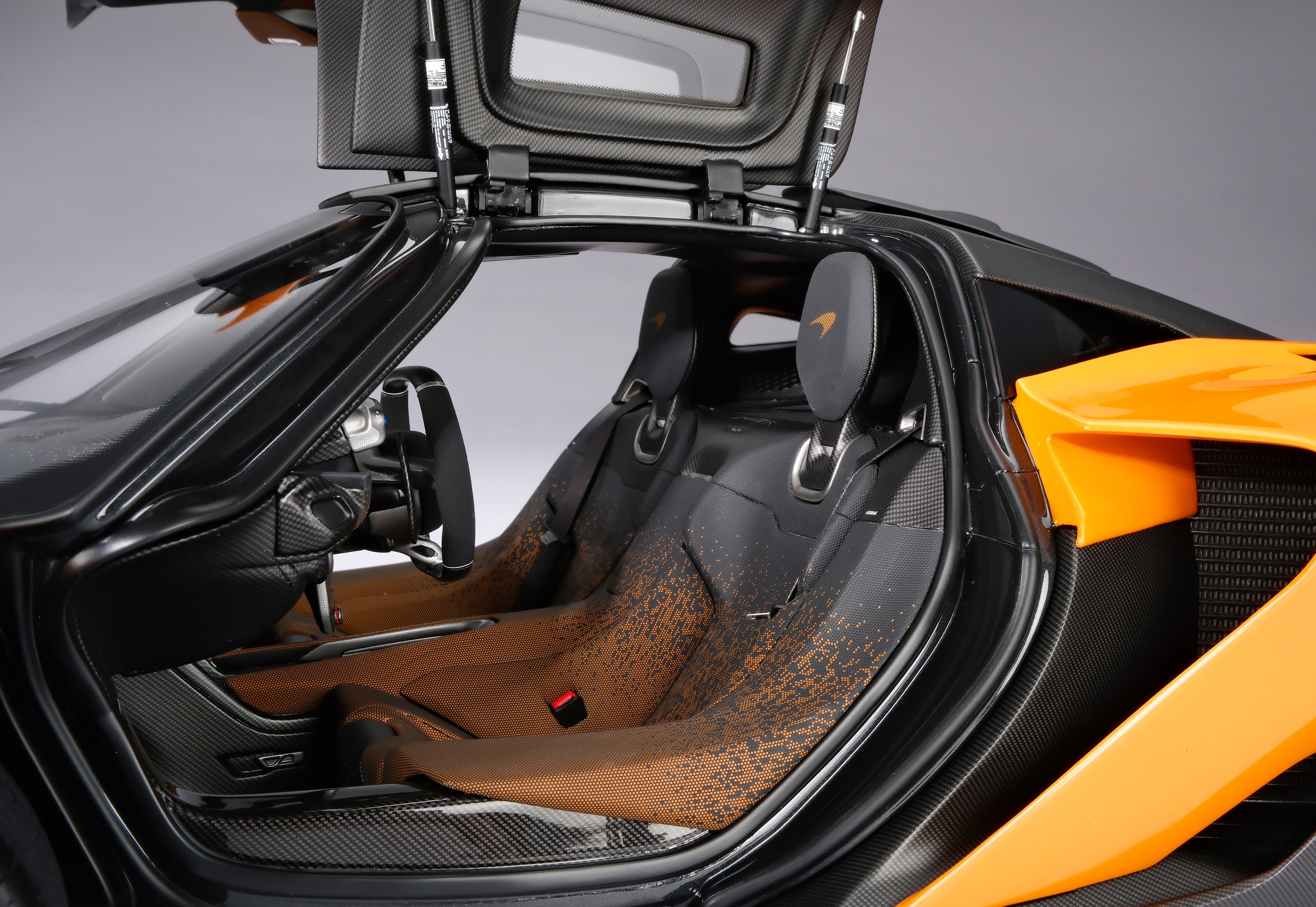 Amalgam 1:8 scale McLaren W1