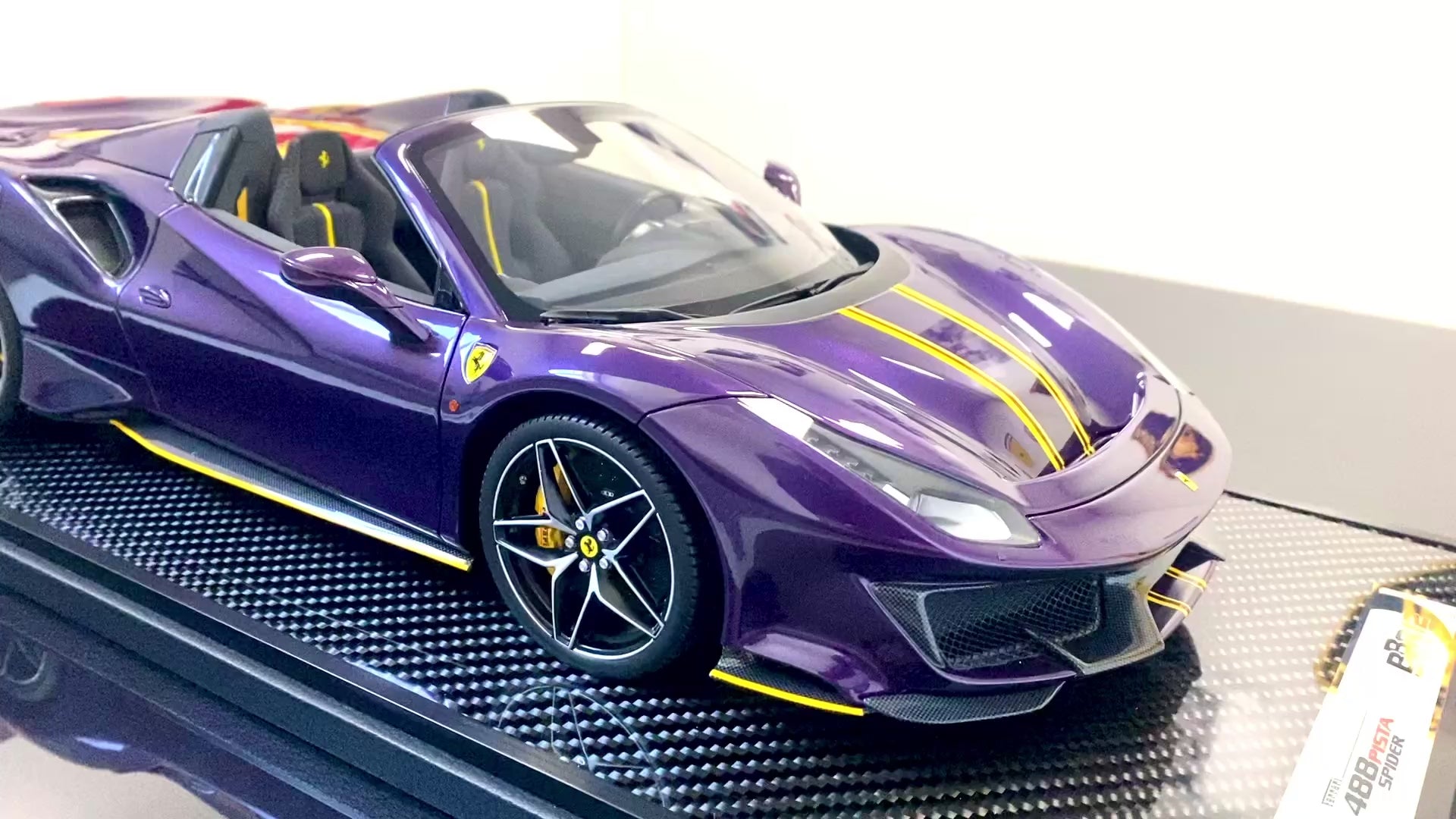 BBR Ferrari 488 Pista Spider 1:12 scale Viola Vio