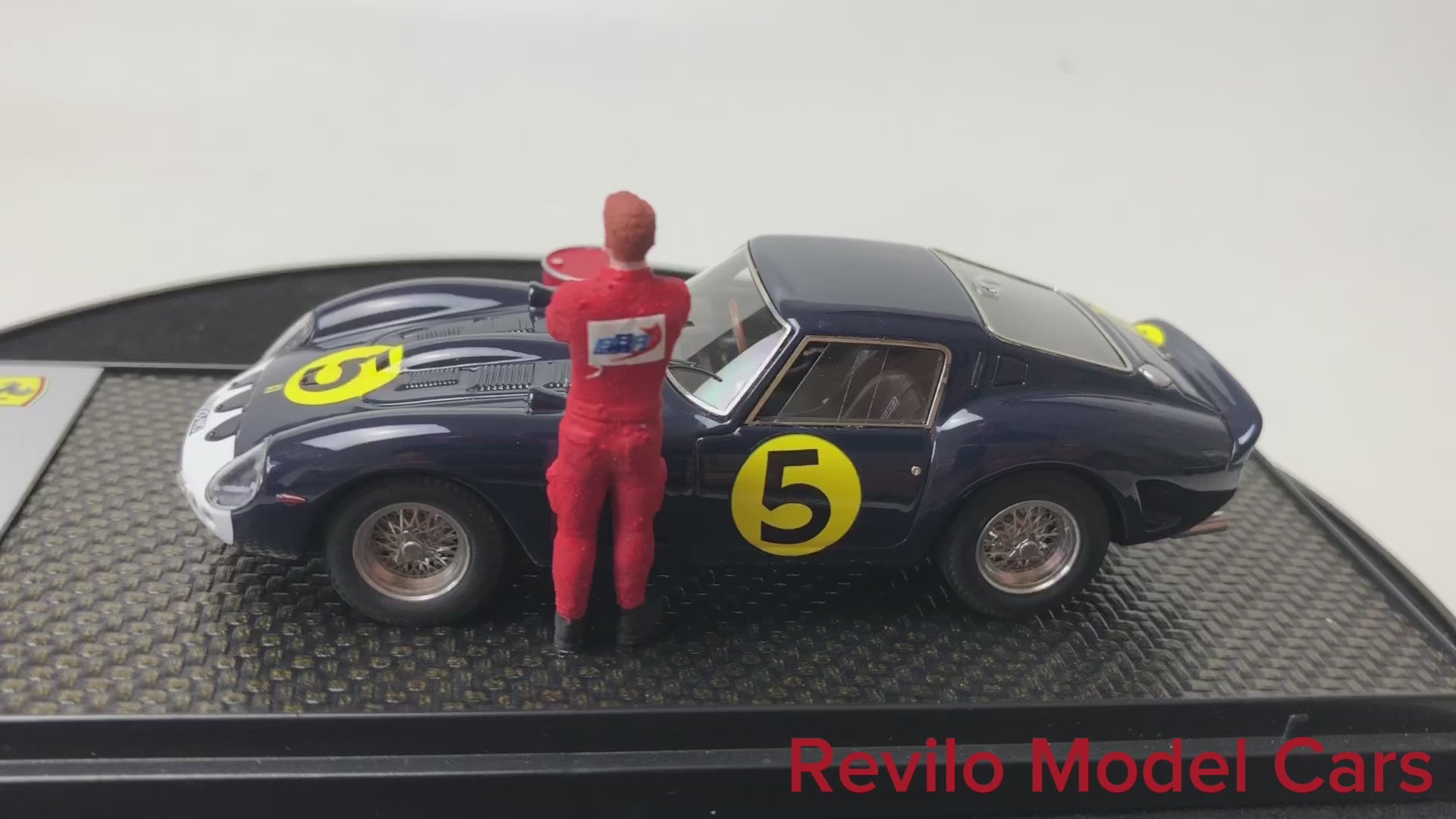 BBR 1:43 scale Ferrari 250 GTO diorama