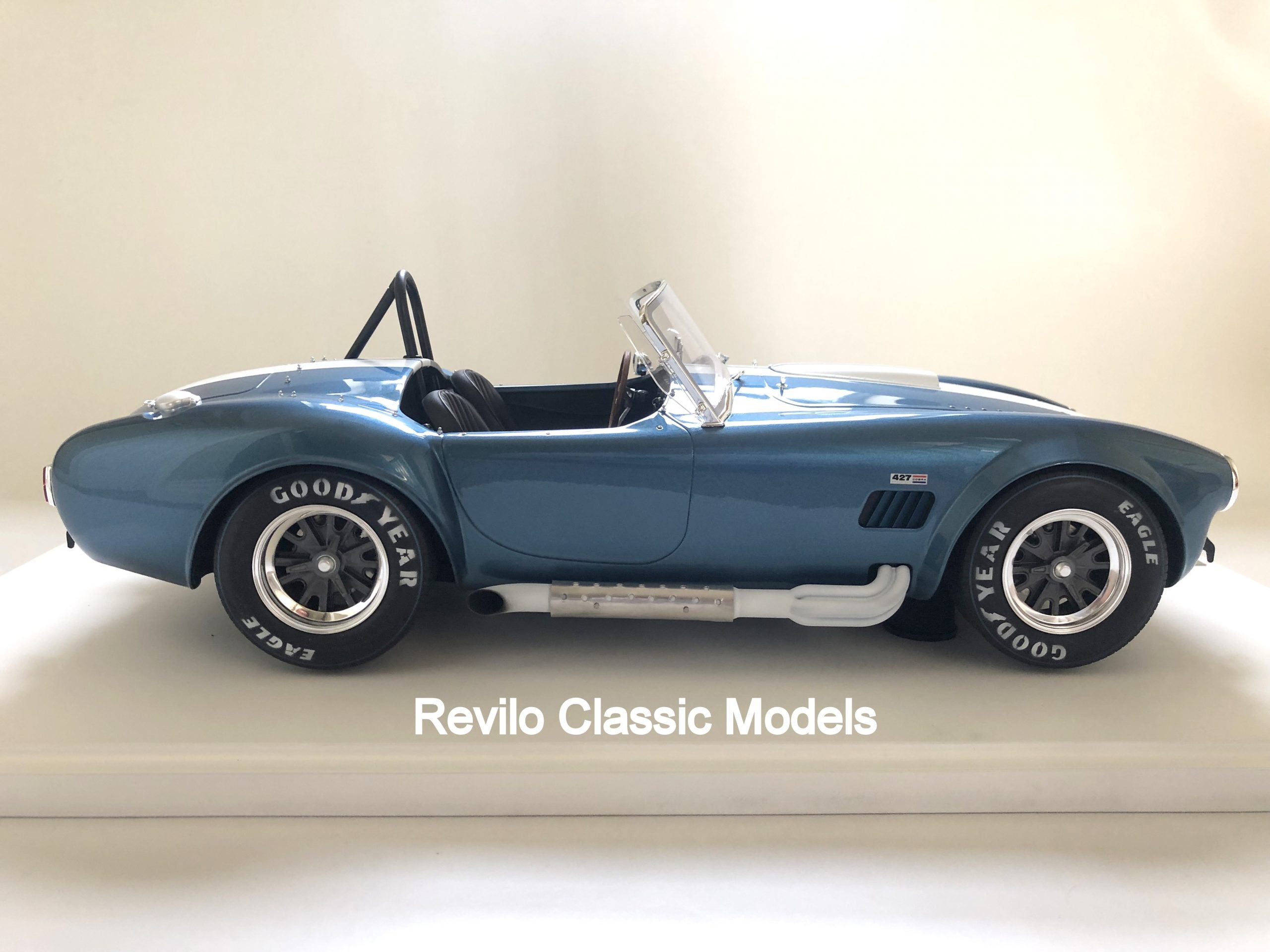 AC Cobra 427 Shelby 1:8 scale by K. Schmidt