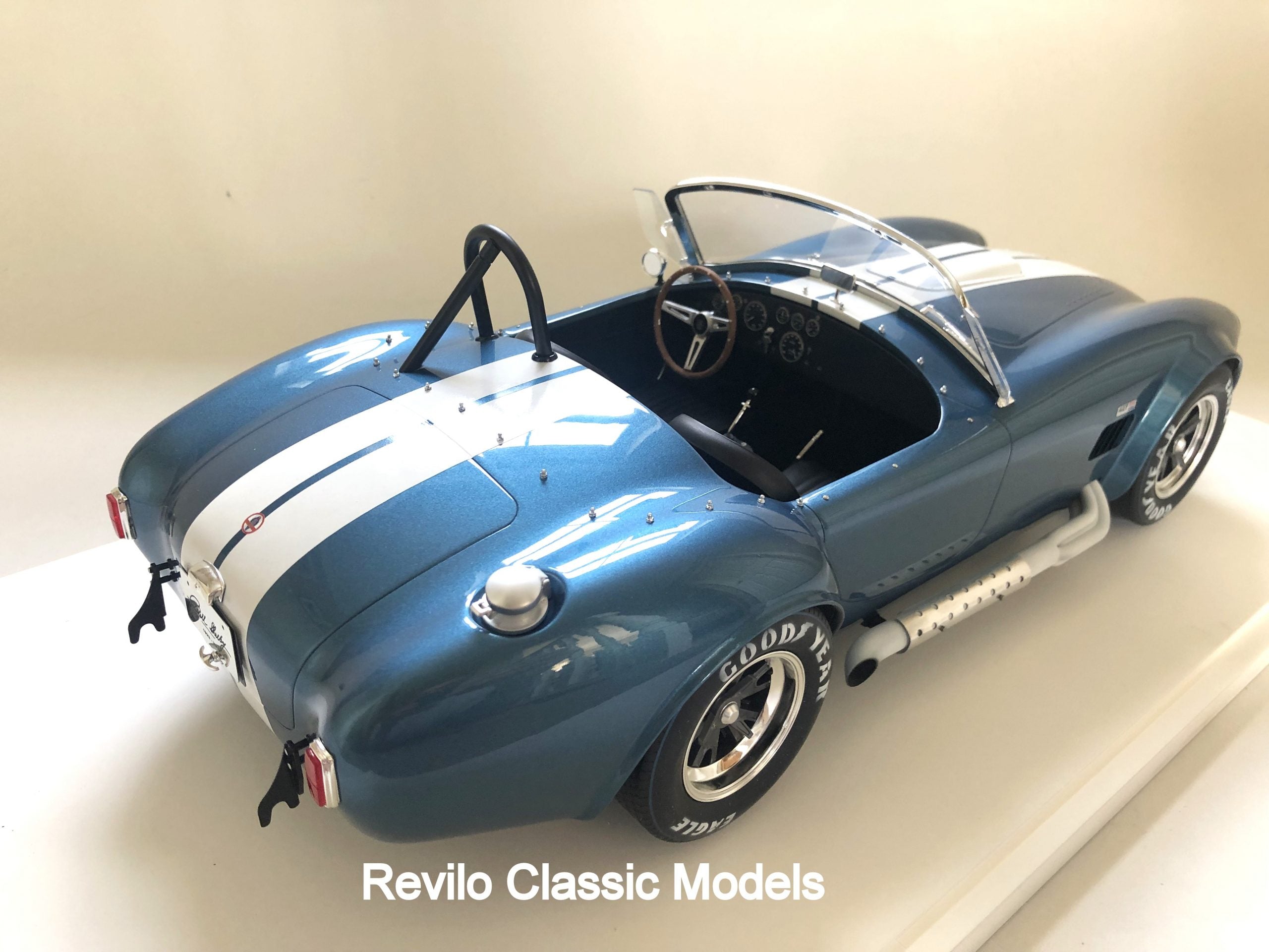AC Cobra 427 Shelby 1:8 scale by K. Schmidt