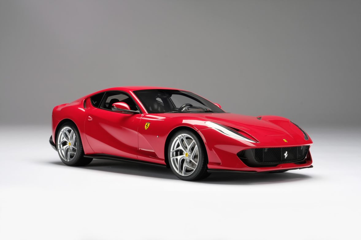 Amalgama escala 1:12 Ferrari 812 Superfast