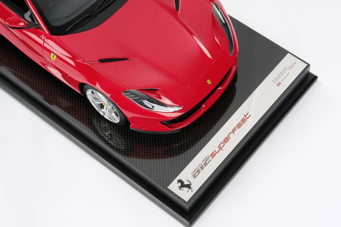 Amalgama escala 1:12 Ferrari 812 Superfast
