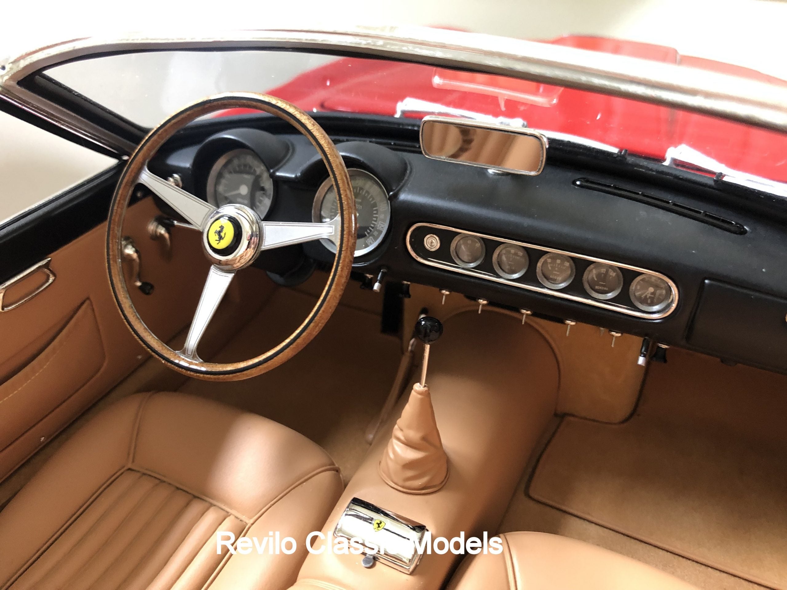 Amalgama escala 1:8 Ferrari 250 California