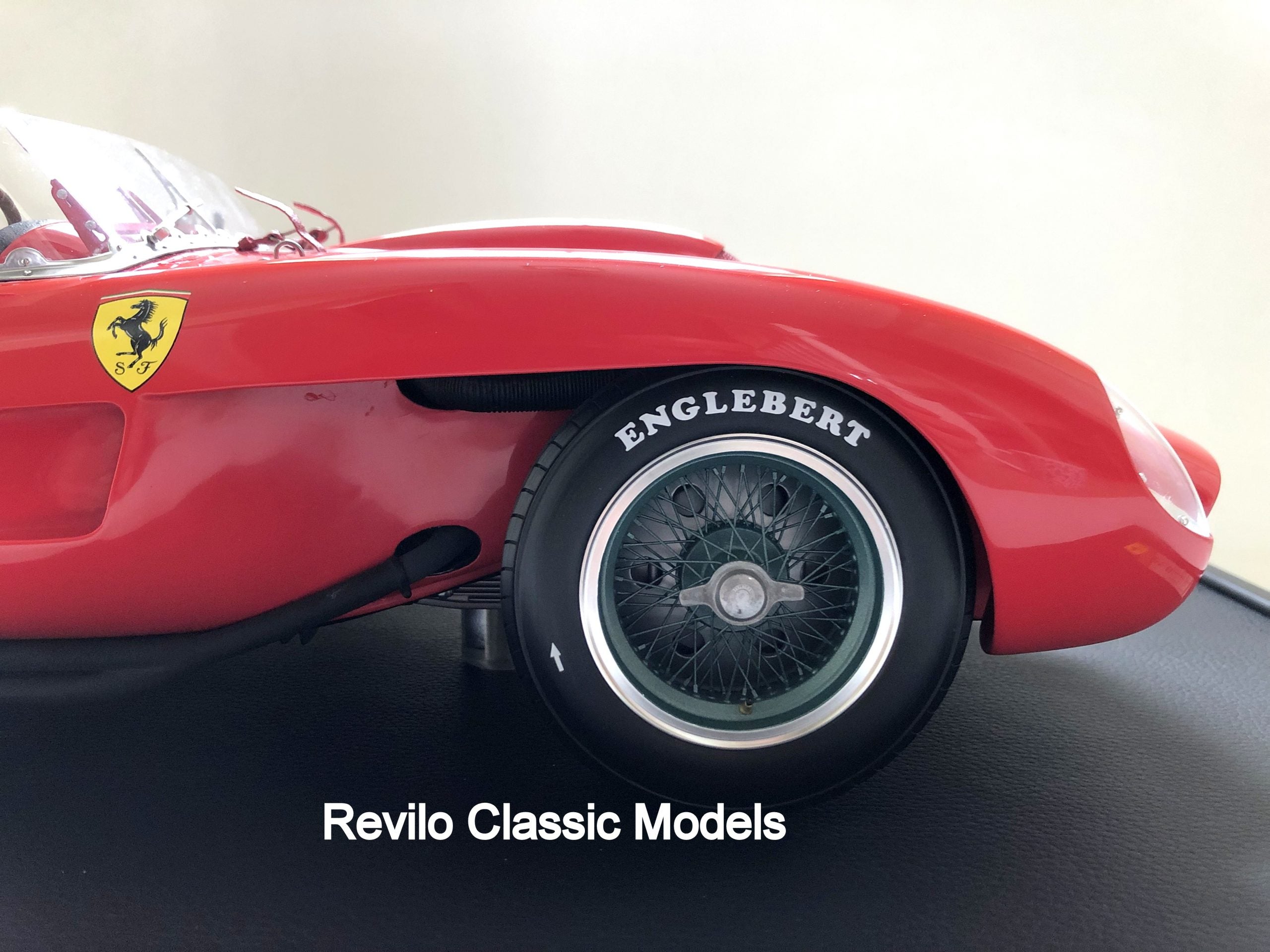 Amalgama escala 1:8 1958 Ferrari TR58