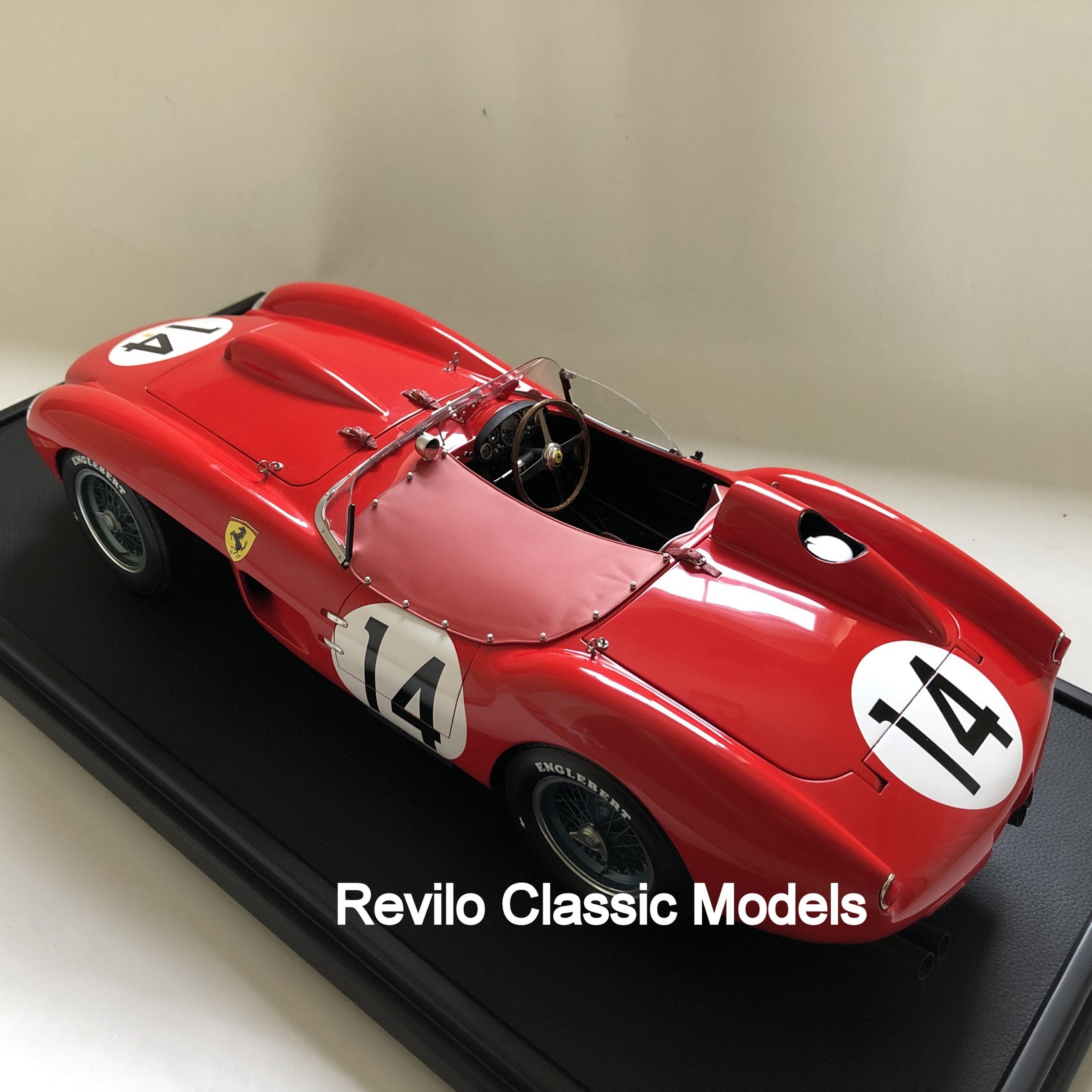 Amalgam 1:8 scale 1958 Ferrari TR58