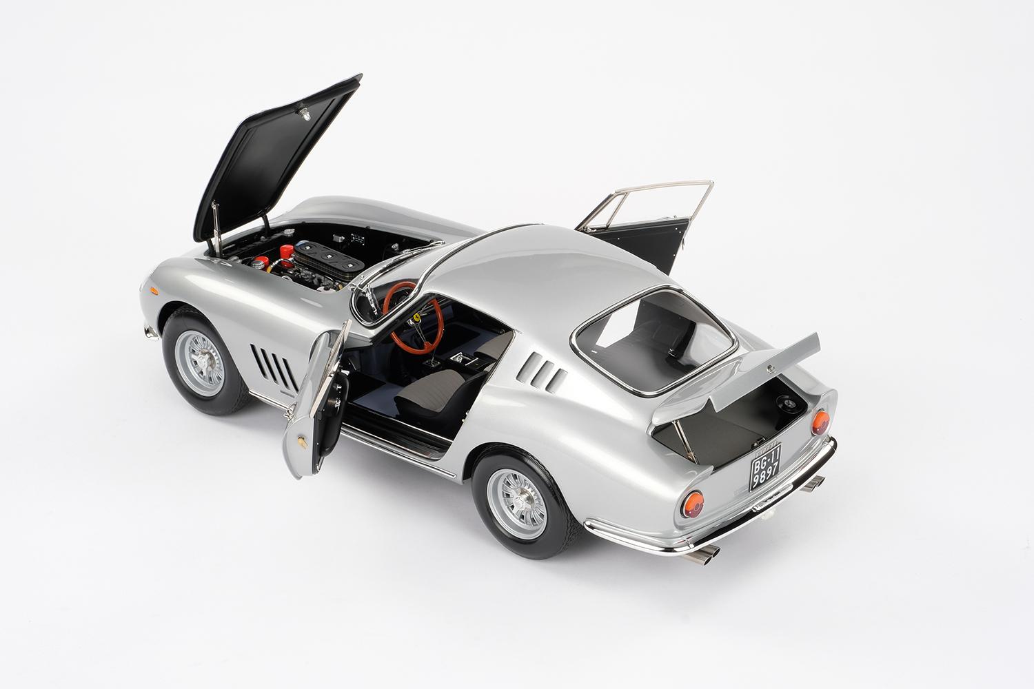 Amalgam 1:8 scale Ferrari 275 GTB