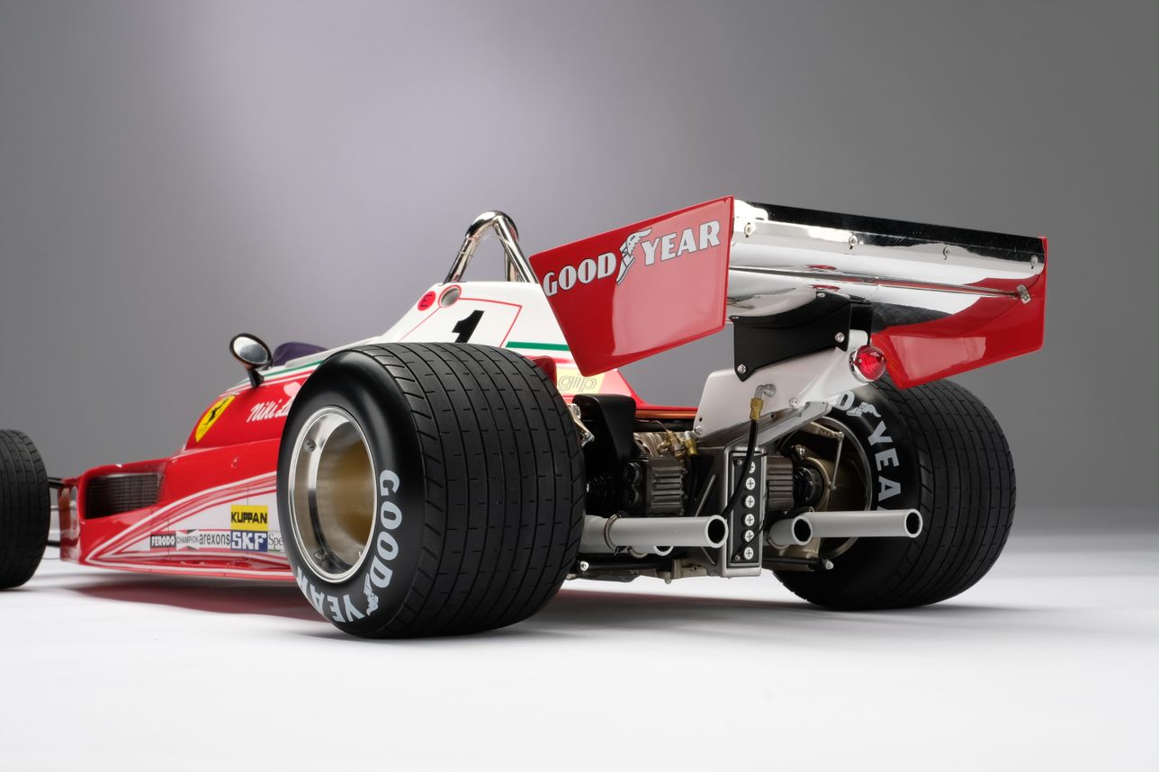 Amalgama escala 1:8 1976 Ferrari 312 T2 Niki Lauda
