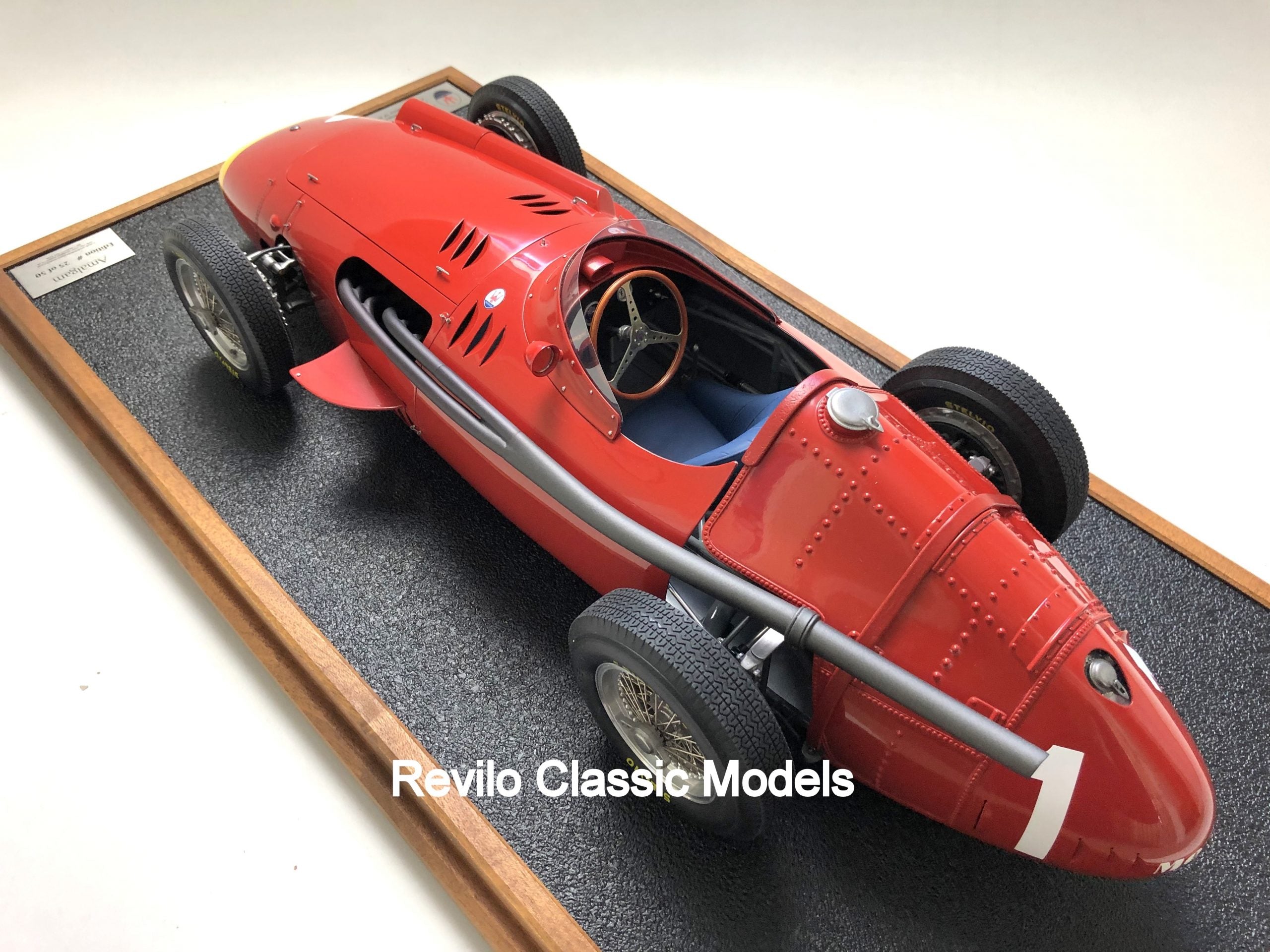 Amalgama escala 1:8 Maserati 250F #1 Fangio