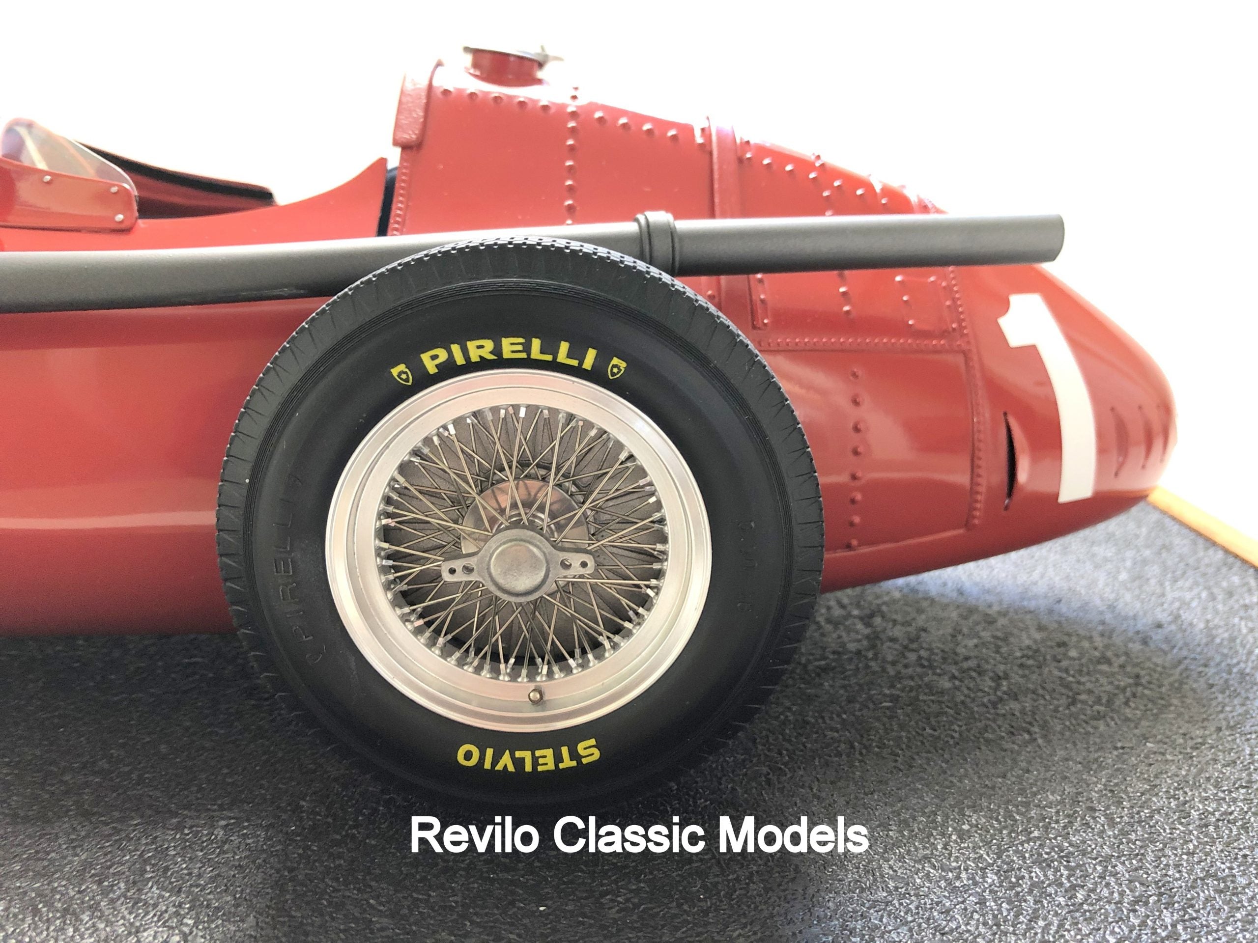 Amalgam 1:8 scale Maserati 250F #1 Fangio