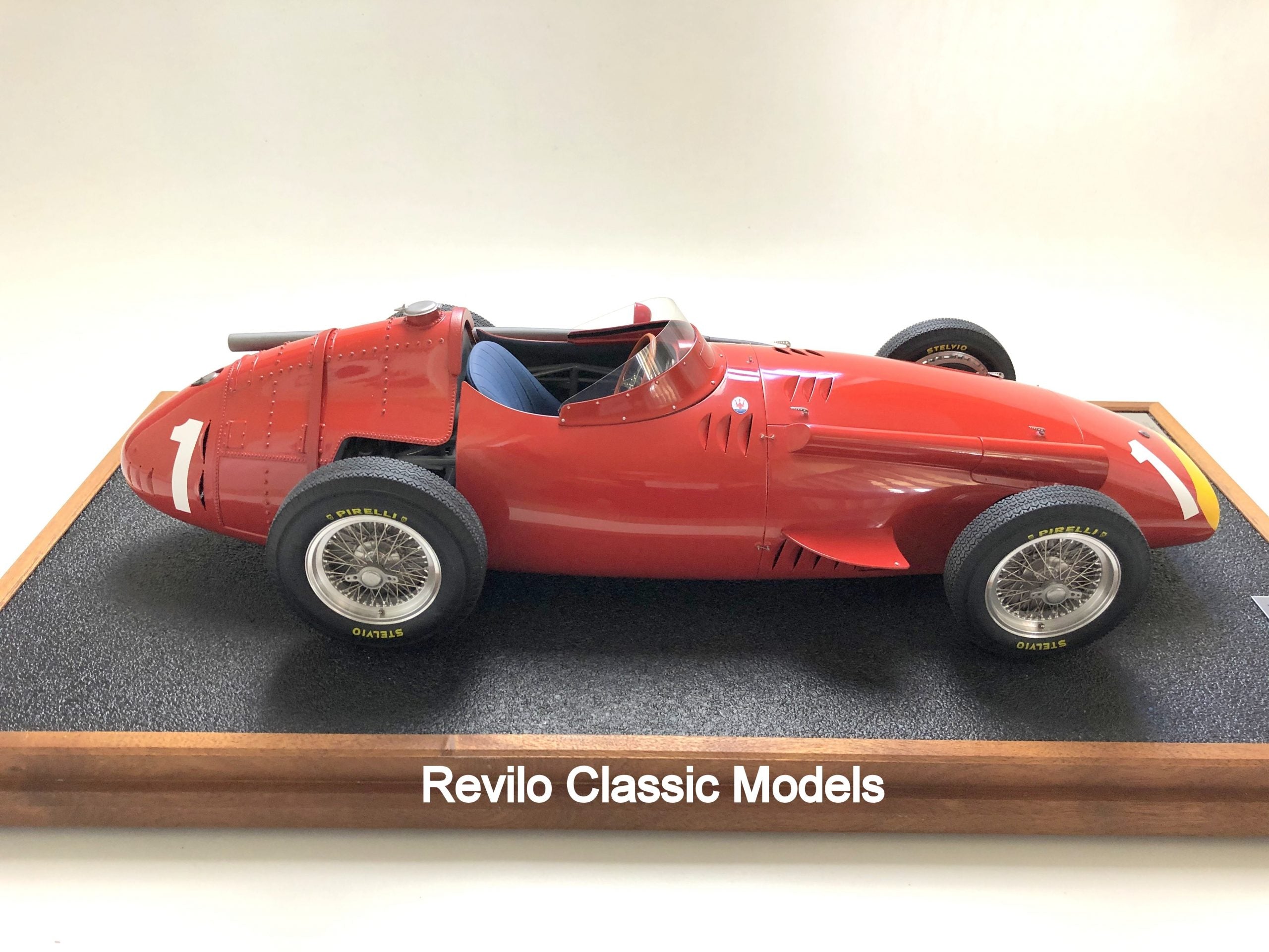 Amalgama escala 1:8 Maserati 250F #1 Fangio