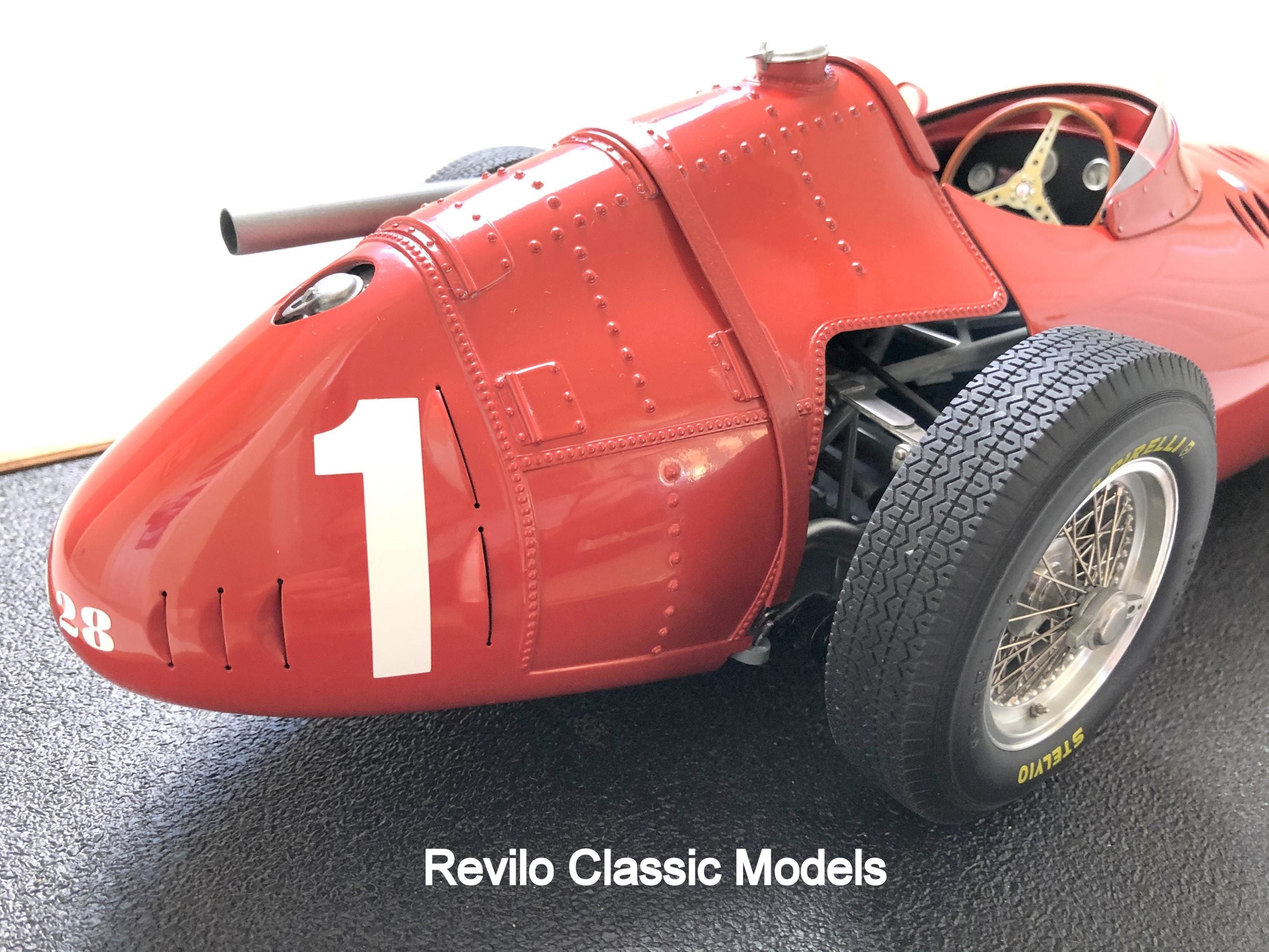 Amalgam 1:8 scale Maserati 250F #1 Fangio