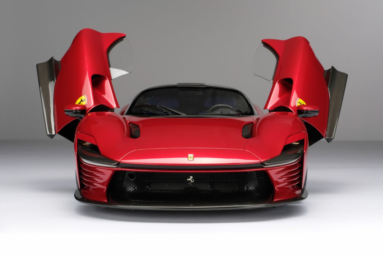 Amalgama escala 1:8 Ferrari Daytona SP3