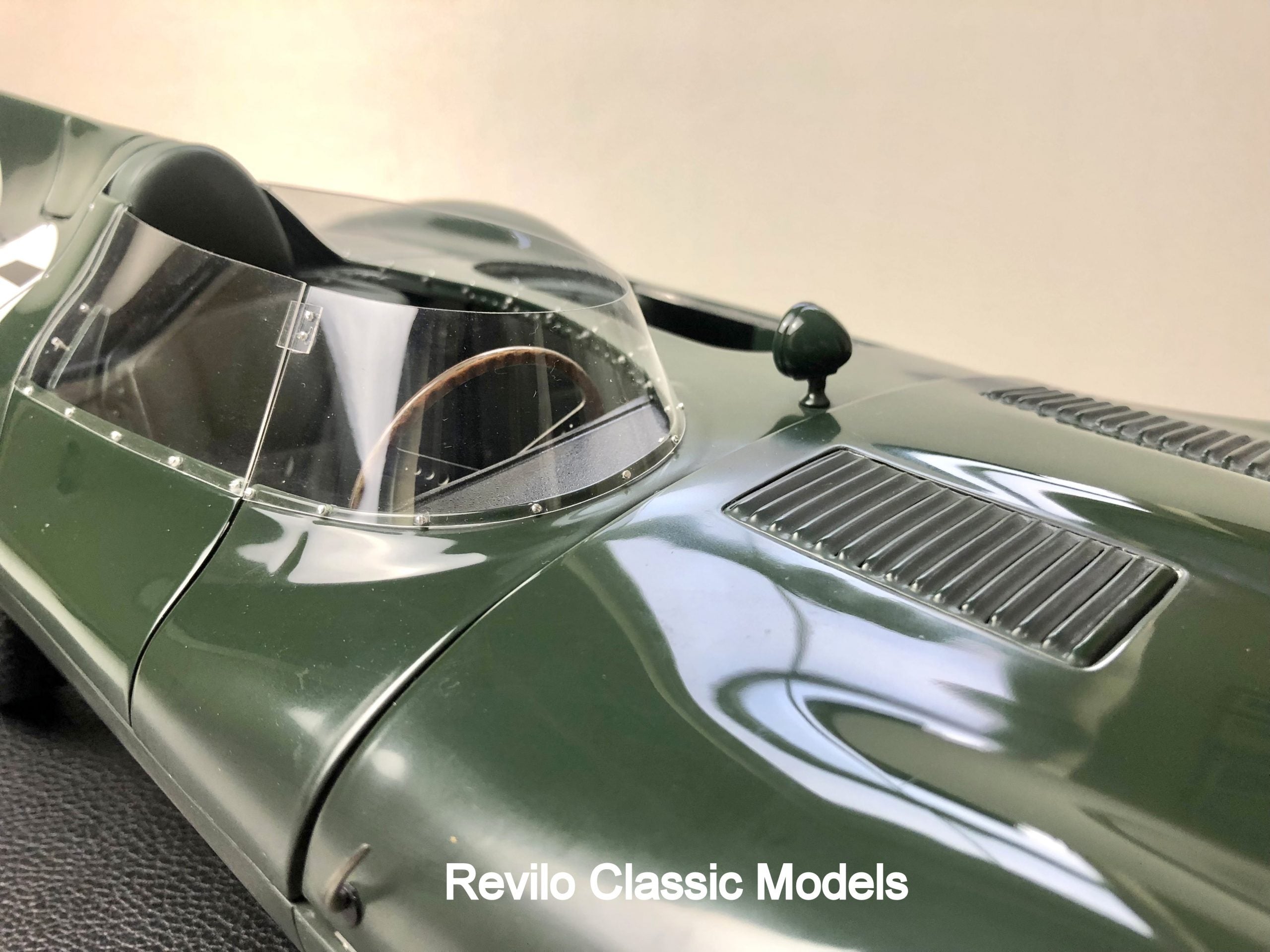 Amalgama escala 1:8 1956 Jaguar D Type #25 VENDIDO