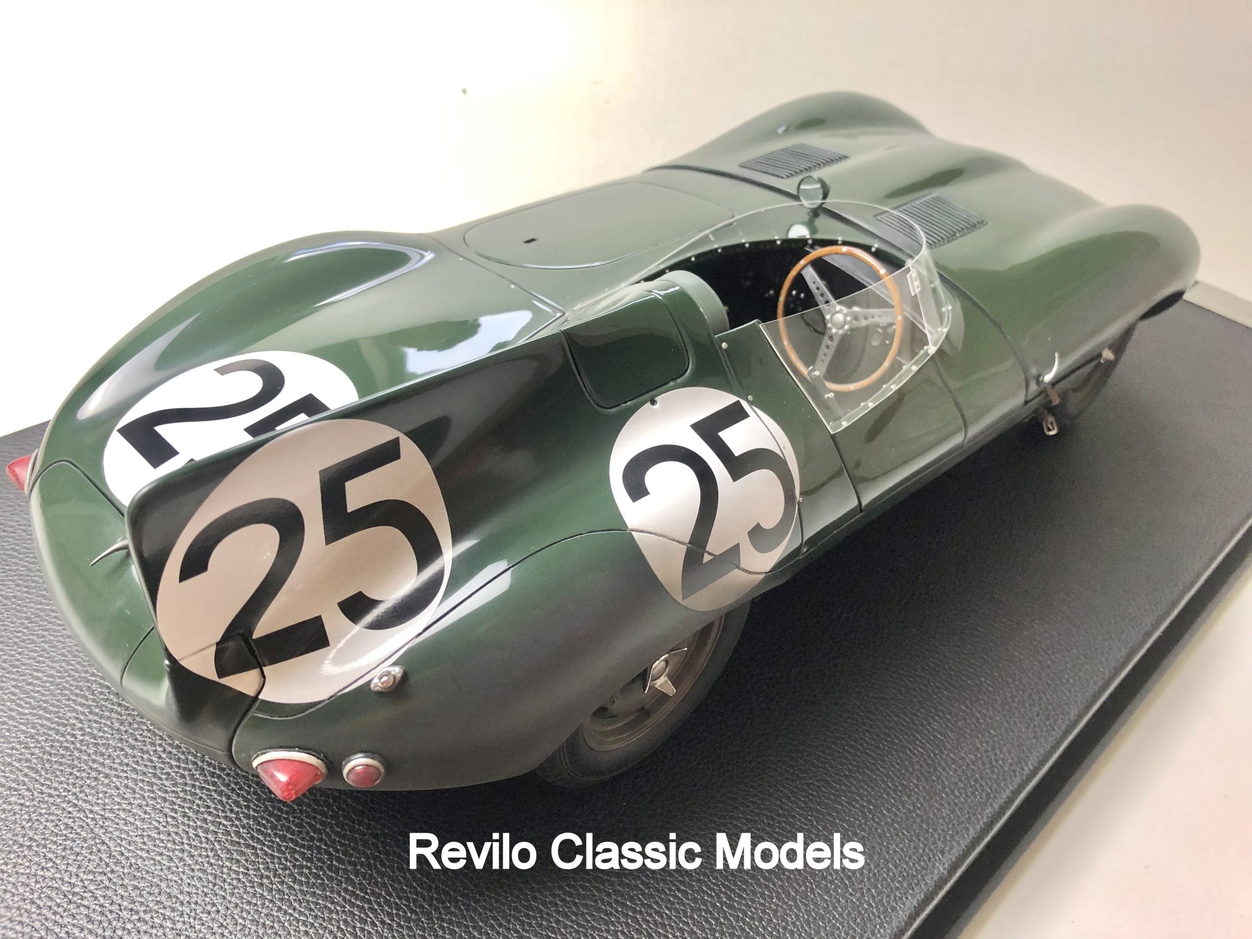 Amalgama escala 1:8 1956 Jaguar D Type #25 VENDIDO