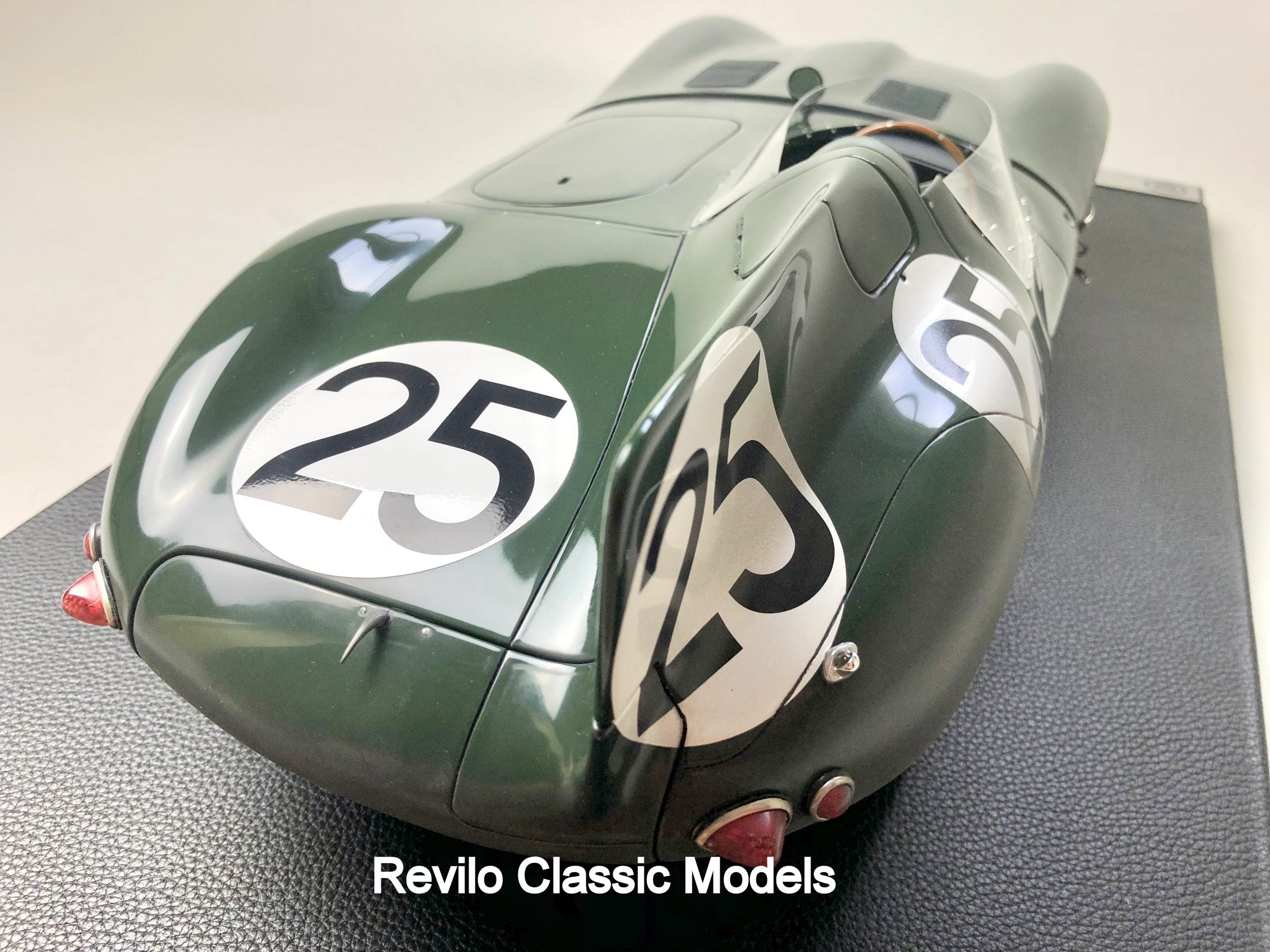 Amalgama escala 1:8 1956 Jaguar D Type #25 VENDIDO