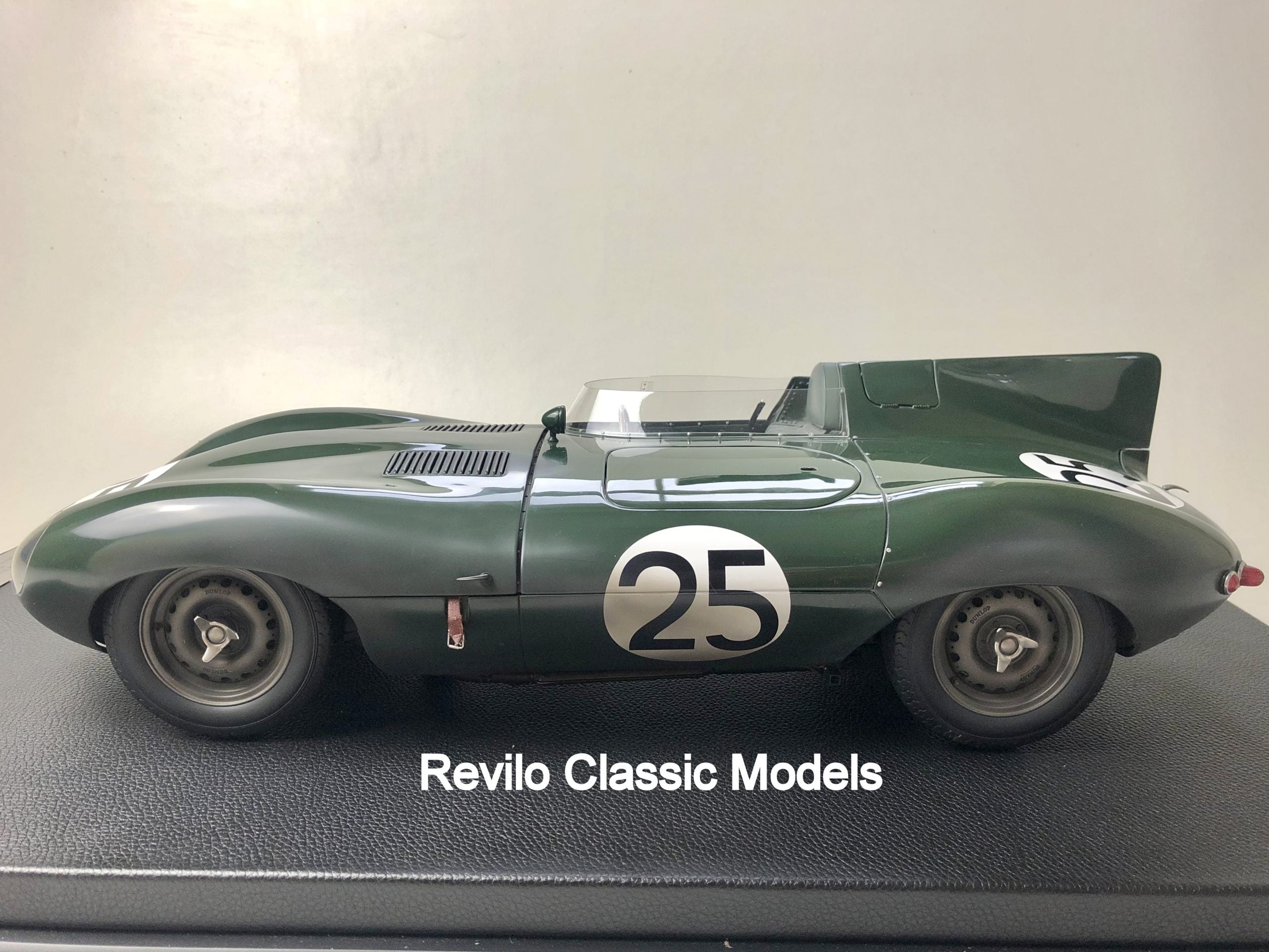 Amalgama escala 1:8 1956 Jaguar D Type #25 VENDIDO