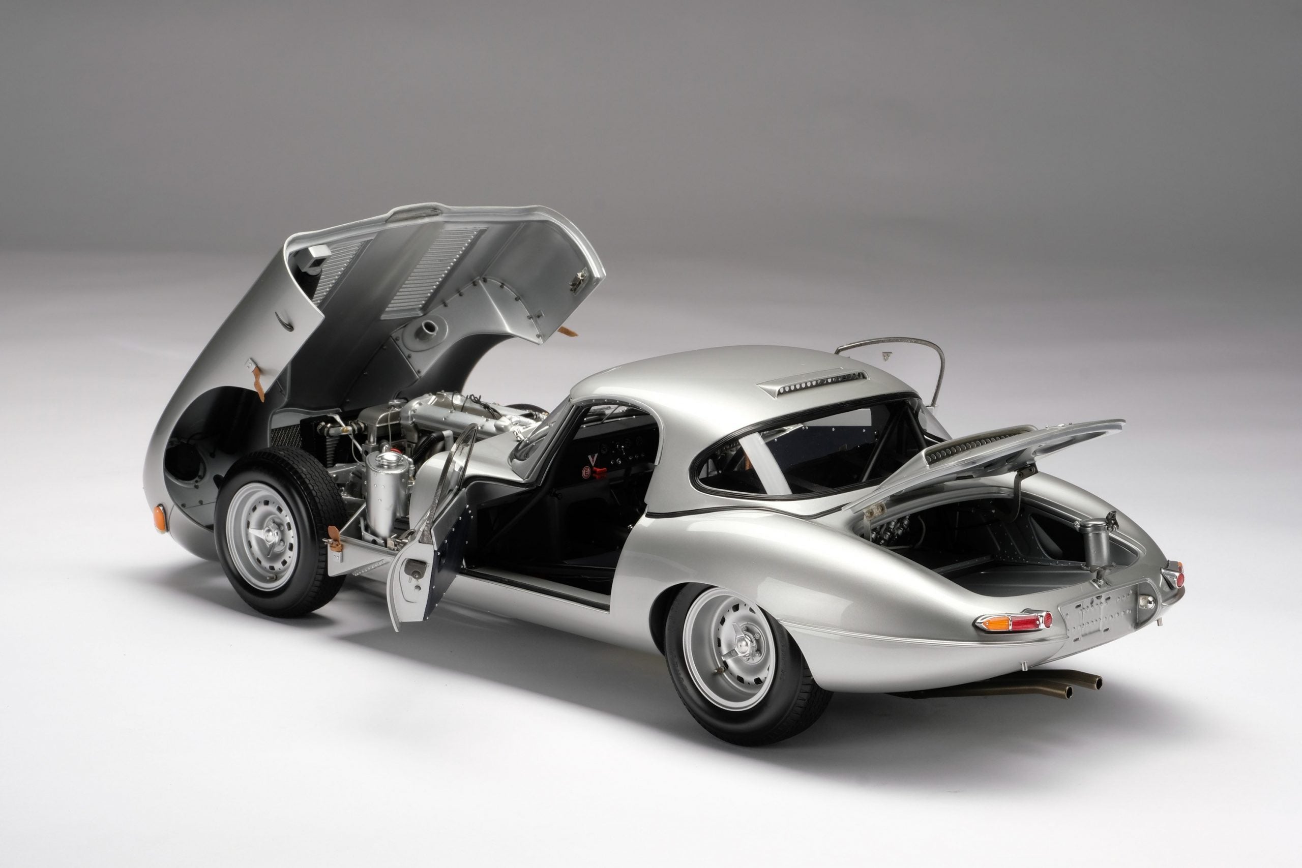 Amalgam 1:8 scale Jaguar E Type Lightweight 'Car Zero'