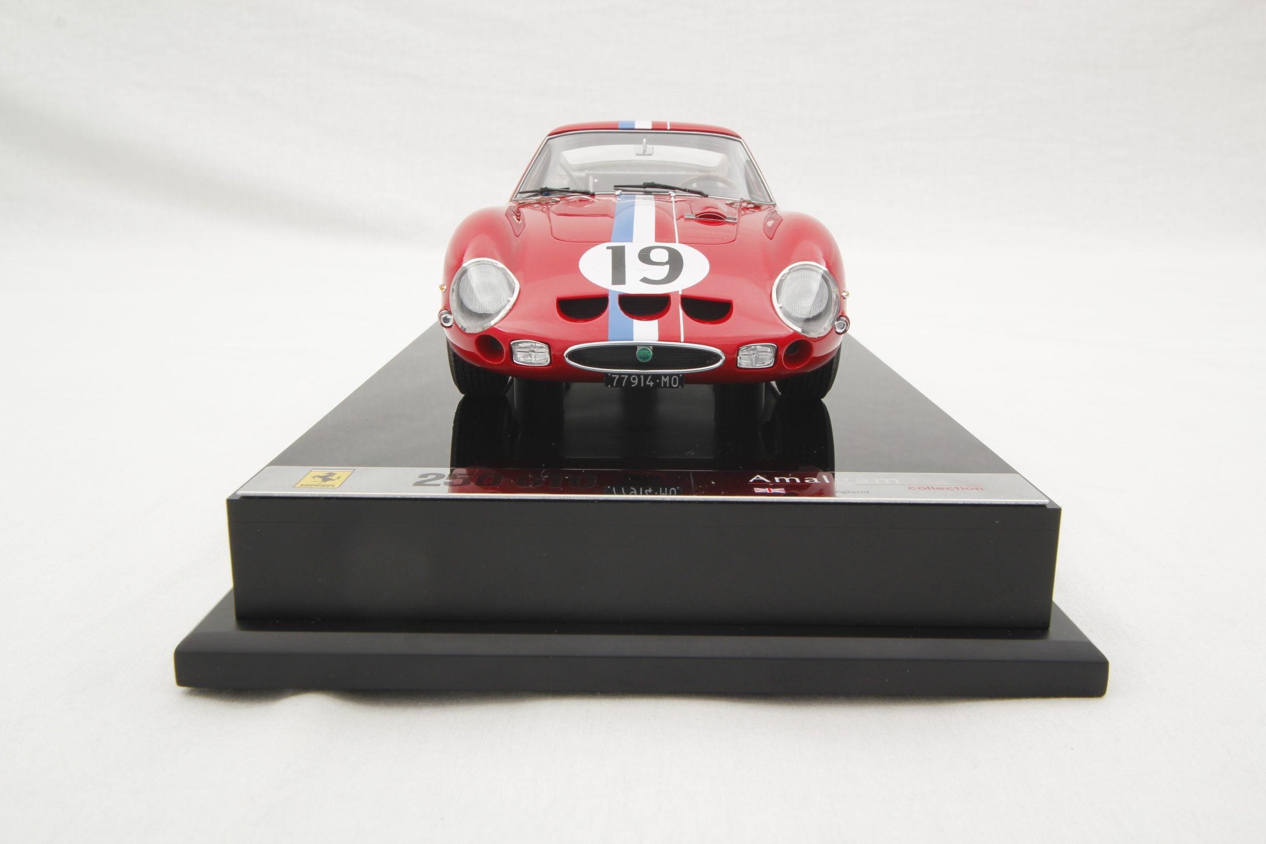 Amalgama Ferrari 250 GTO escala 1:18