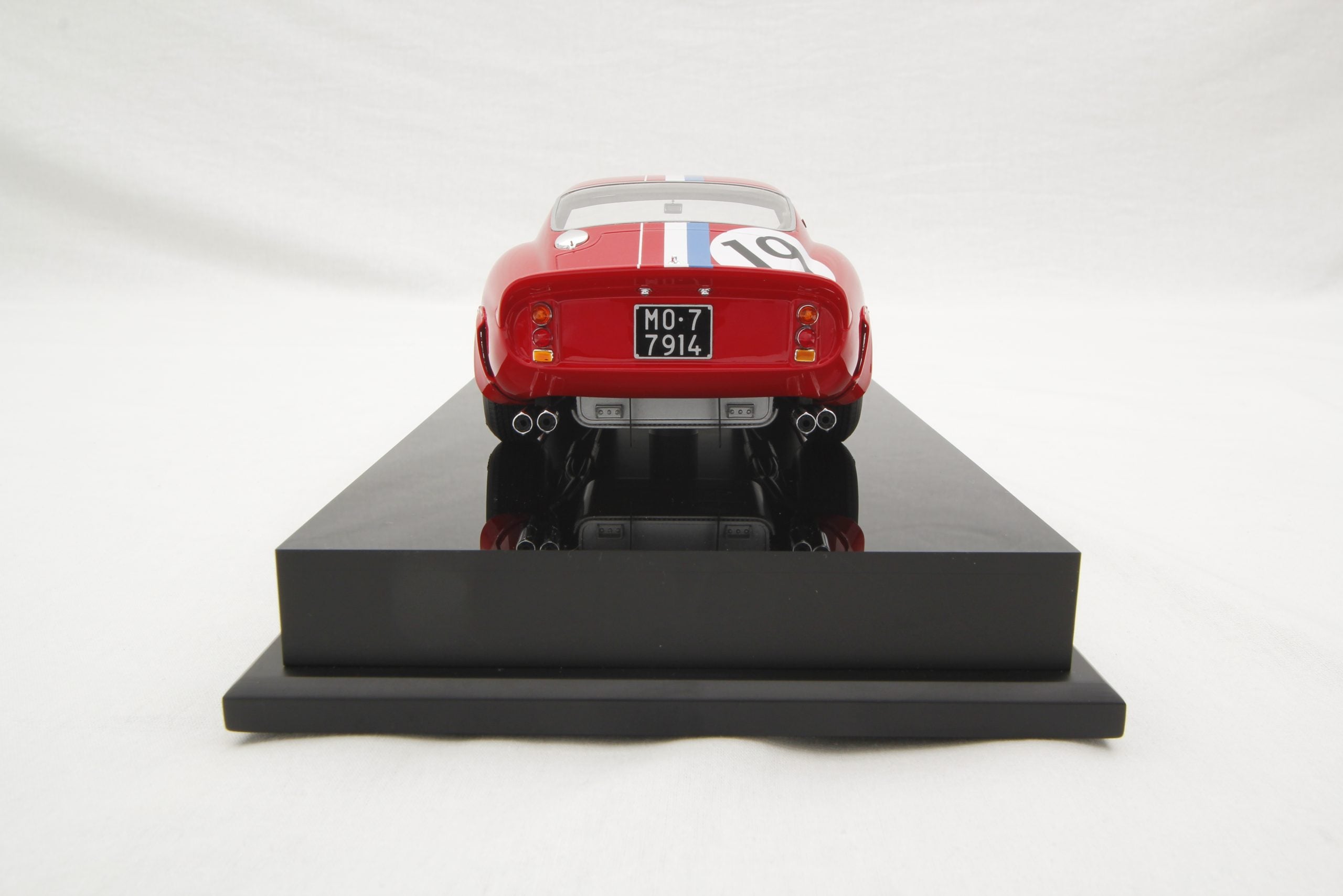 Amalgam Ferrari 250 GTO 1:18 scale