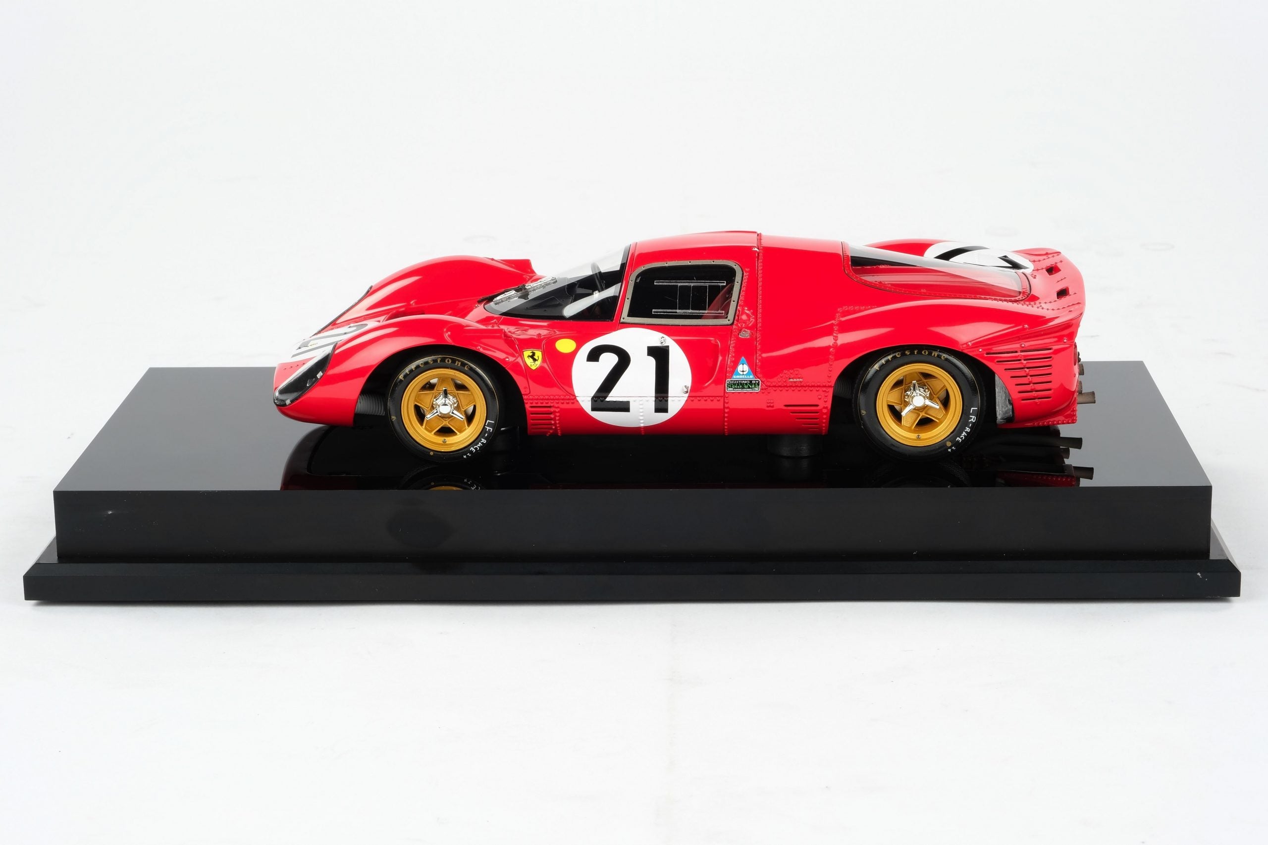 Universal Hobbies 1:18 - Model car - Rare Ferrari 330 P4 Le Mans 1967 Universal Hobbies 1:18 - Model car - Rare Ferrari 330 P4 Le Mans 1967