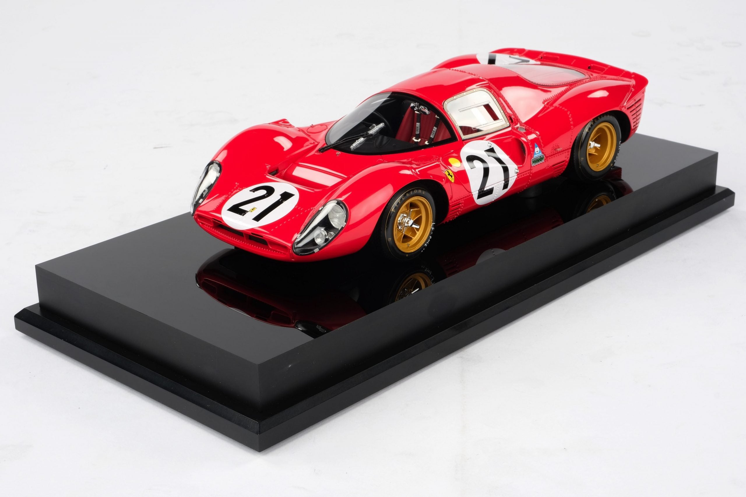 Amalgama Ferrari 330 P4 escala 1:18