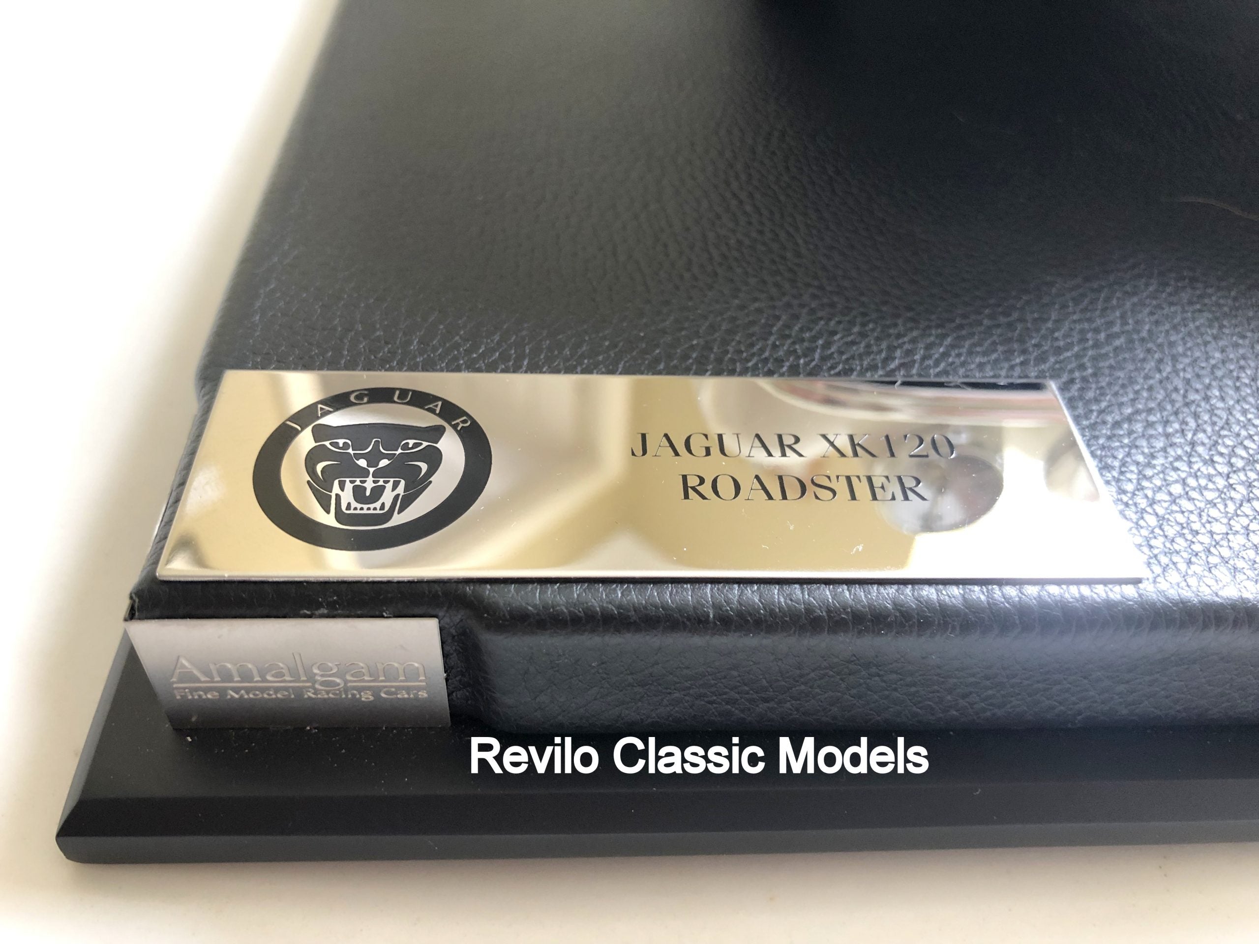Amalgam 1:8 scale Jaguar XK120