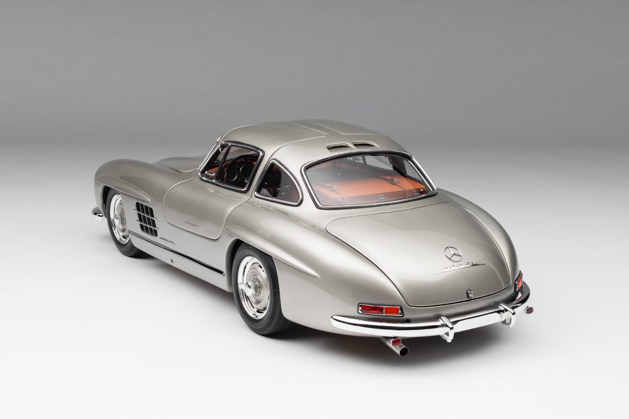 Amalgam 1:8 scale Mercedes 300SL Gullwing