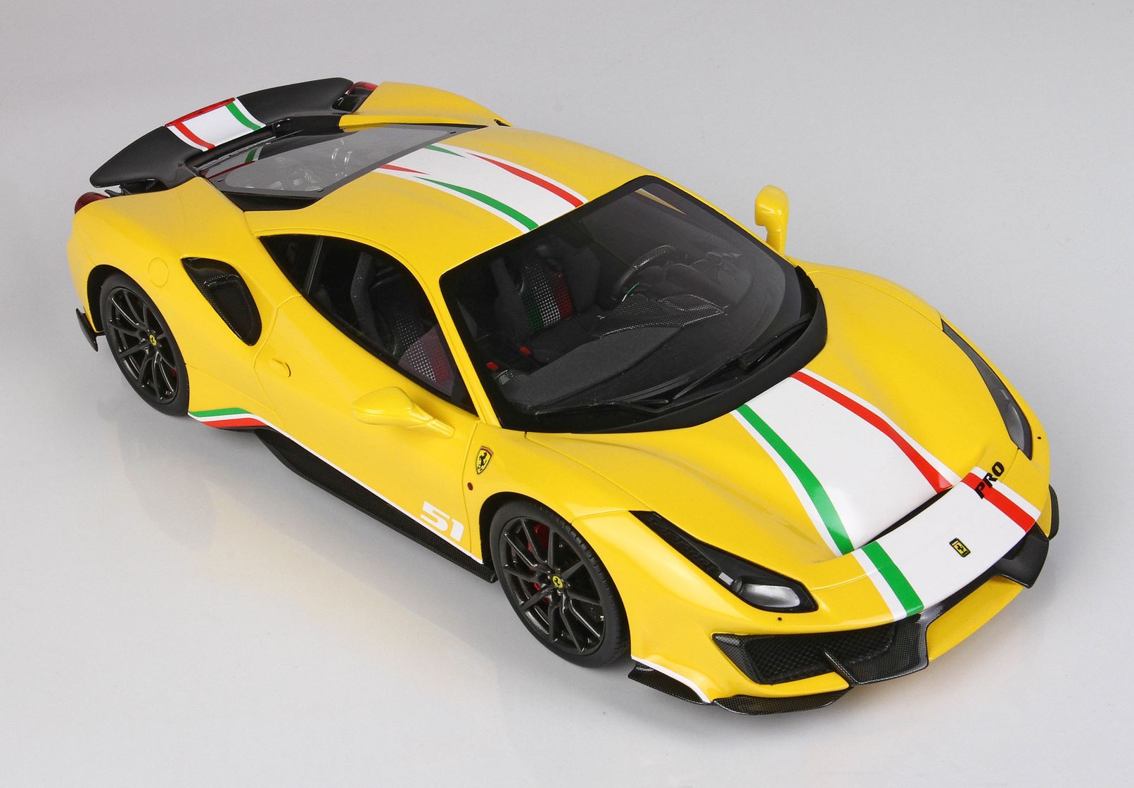 BBR Ferrari 488 Pista Piloti escala 1:18 Amarillo