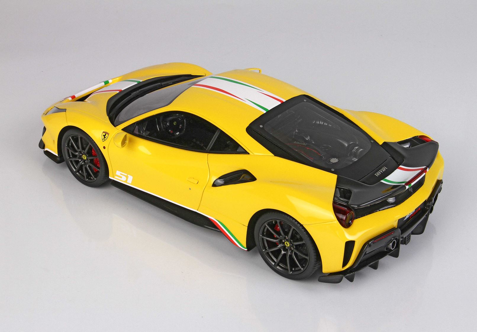 BBR Ferrari 488 Pista Piloti escala 1:18 Amarillo