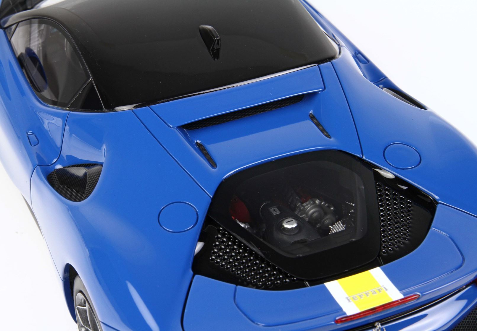 BBR Ferrari SF90 Stradale escala 1:18 Azzurro azul