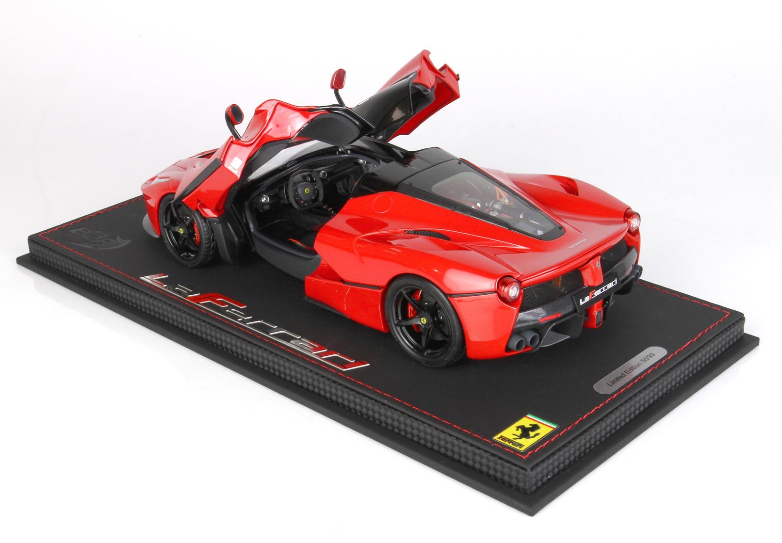 BBR La Ferrari escala 1:18 Diecast Red con techo negro
