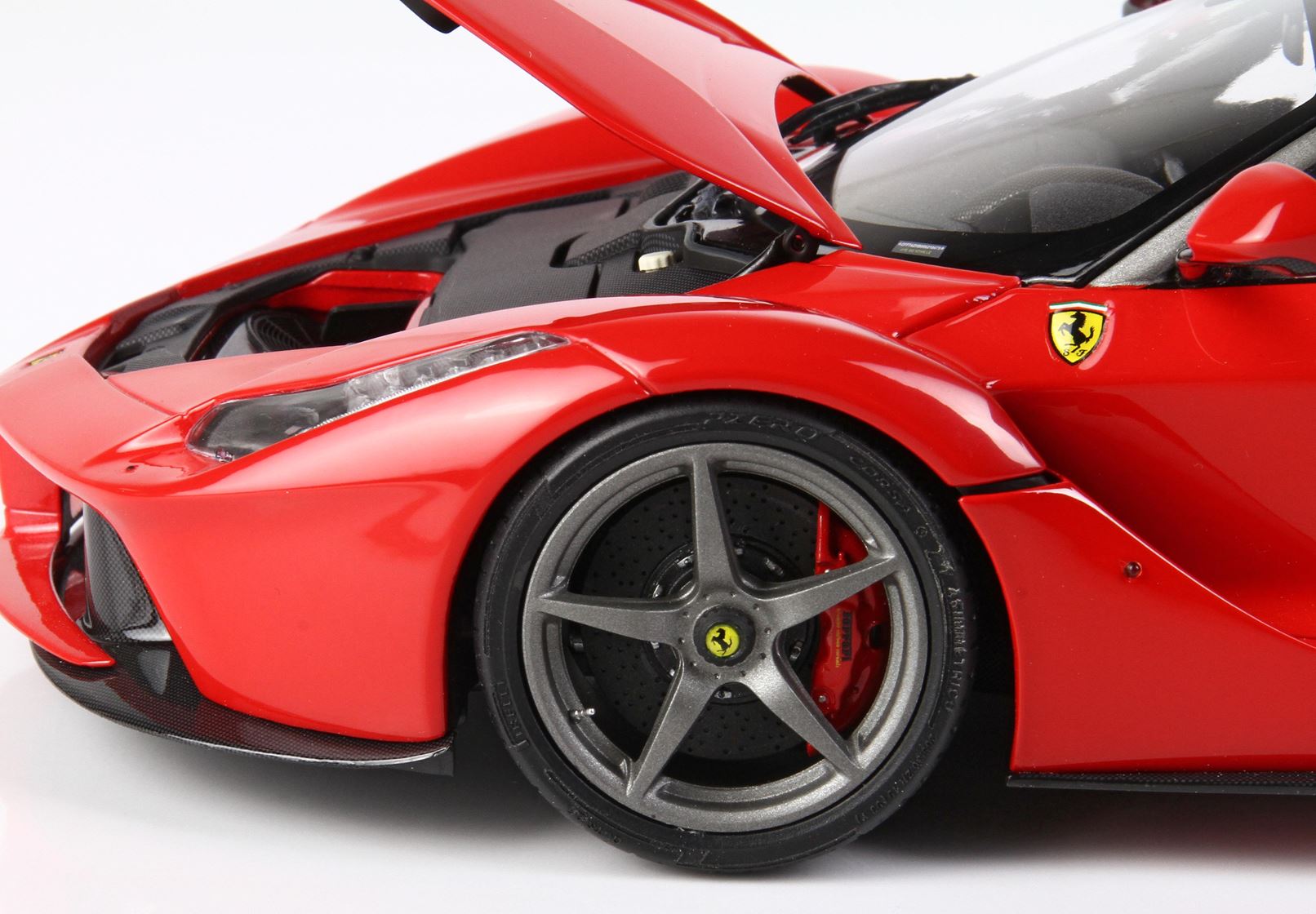 BBR La Ferrari 1:18 scale Diecast Red with grey roof