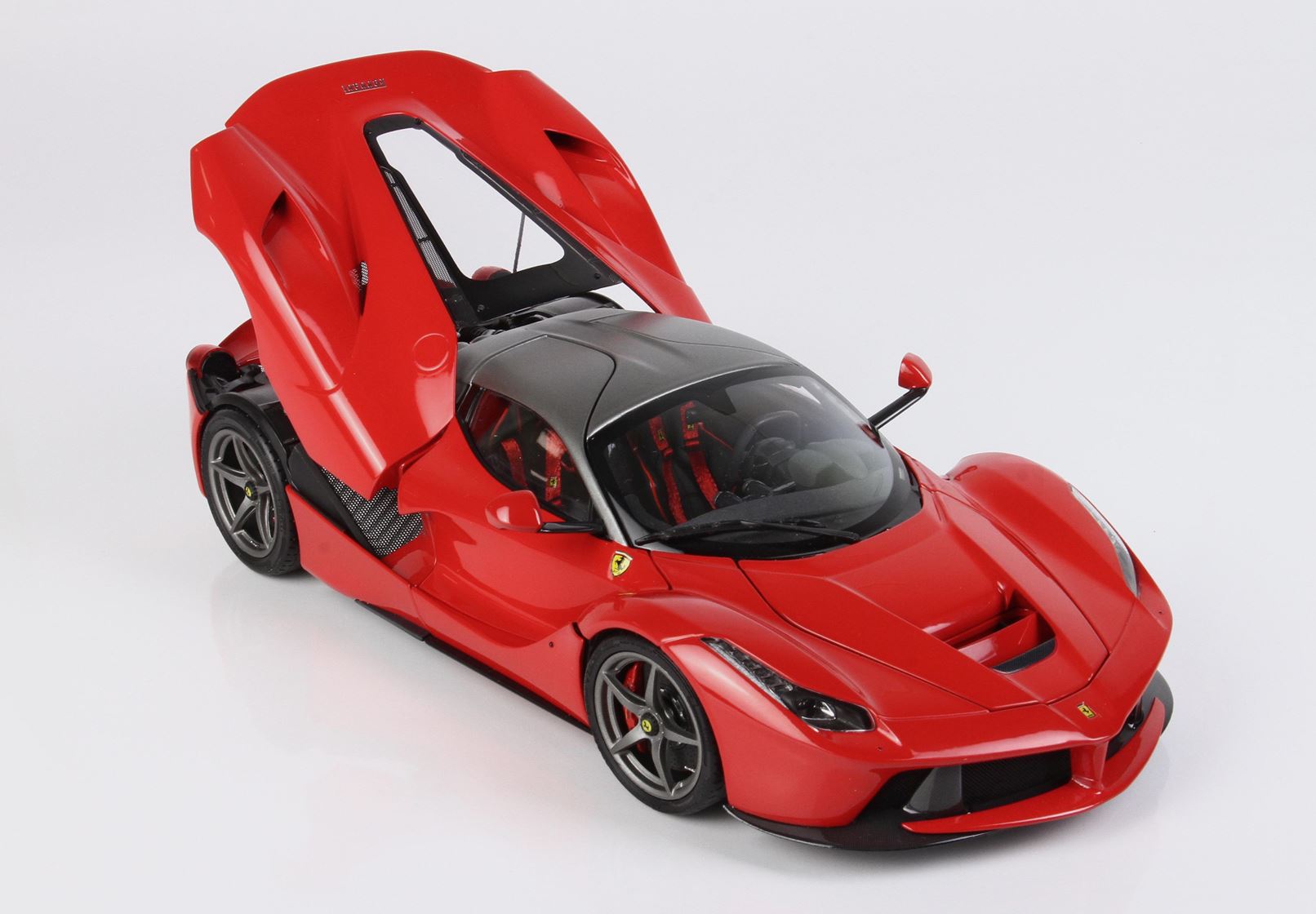 BBR La Ferrari escala 1:18 Diecast Red con techo gris