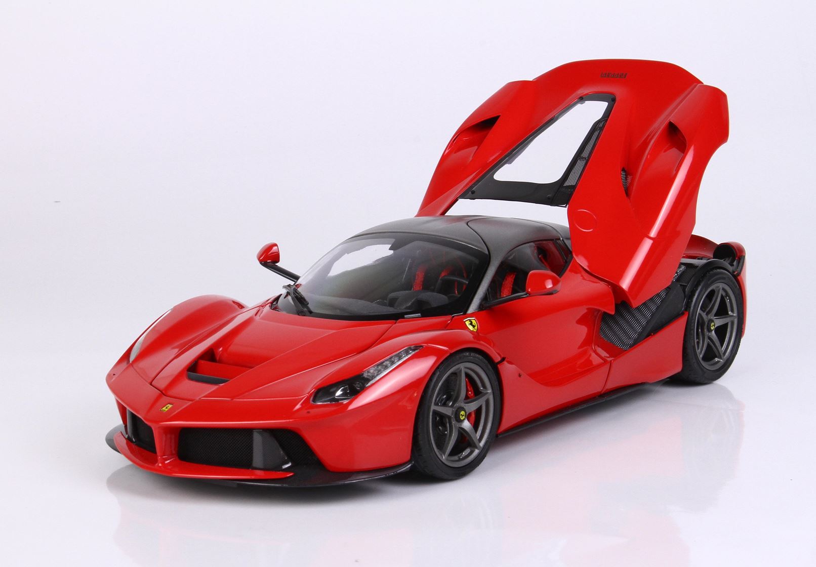 BBR La Ferrari escala 1:18 Diecast Red con techo gris