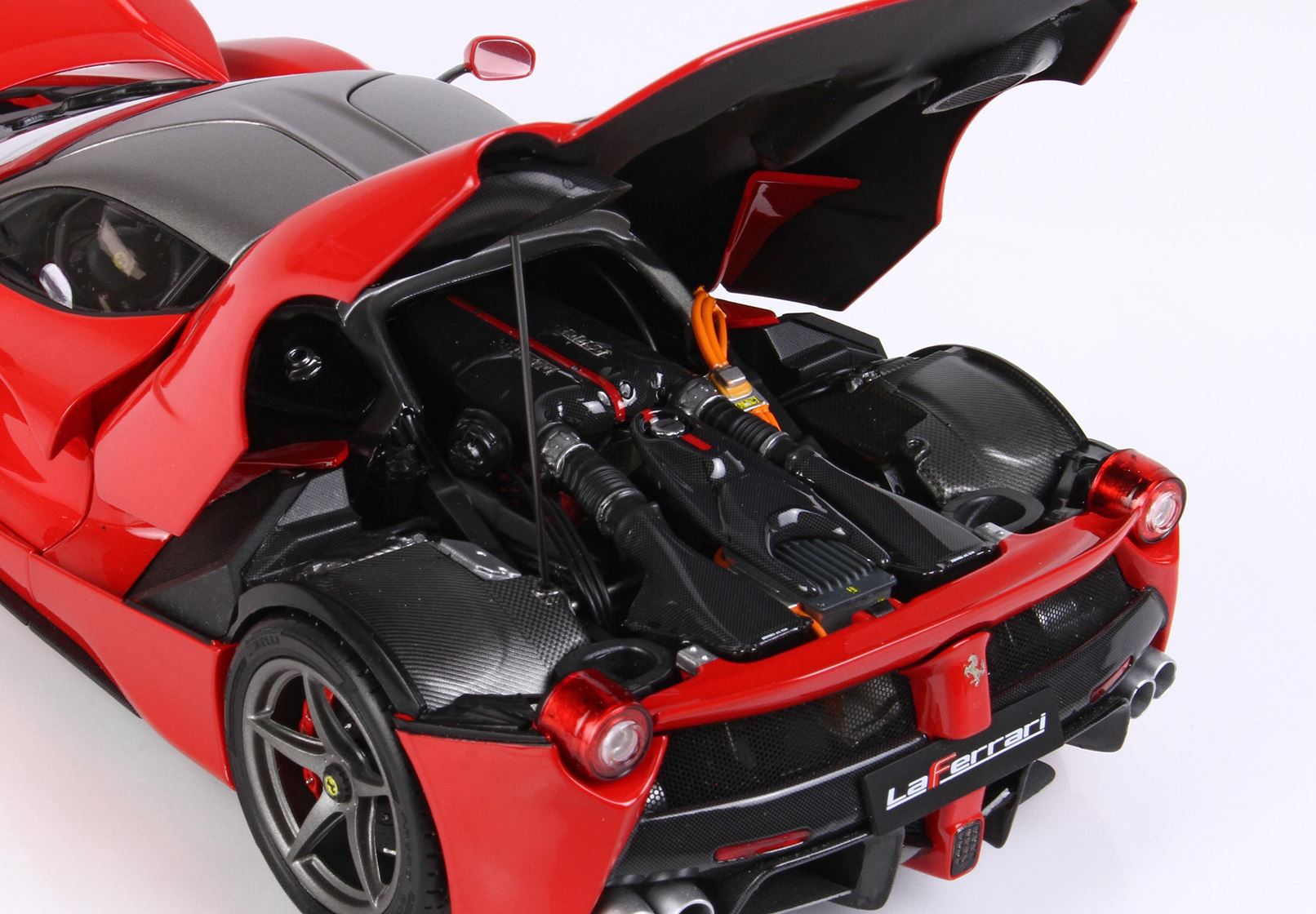 BBR La Ferrari escala 1:18 Diecast Red con techo gris