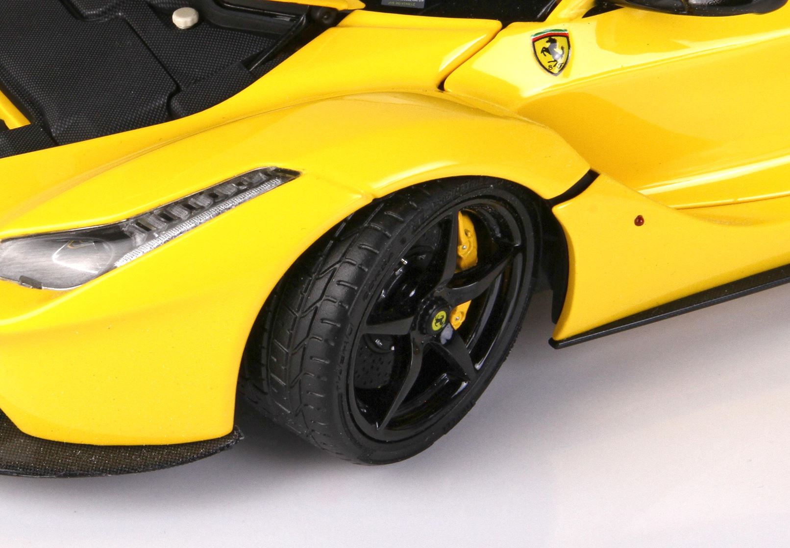BBR La Ferrari 1:18 scale Diecast Yellow