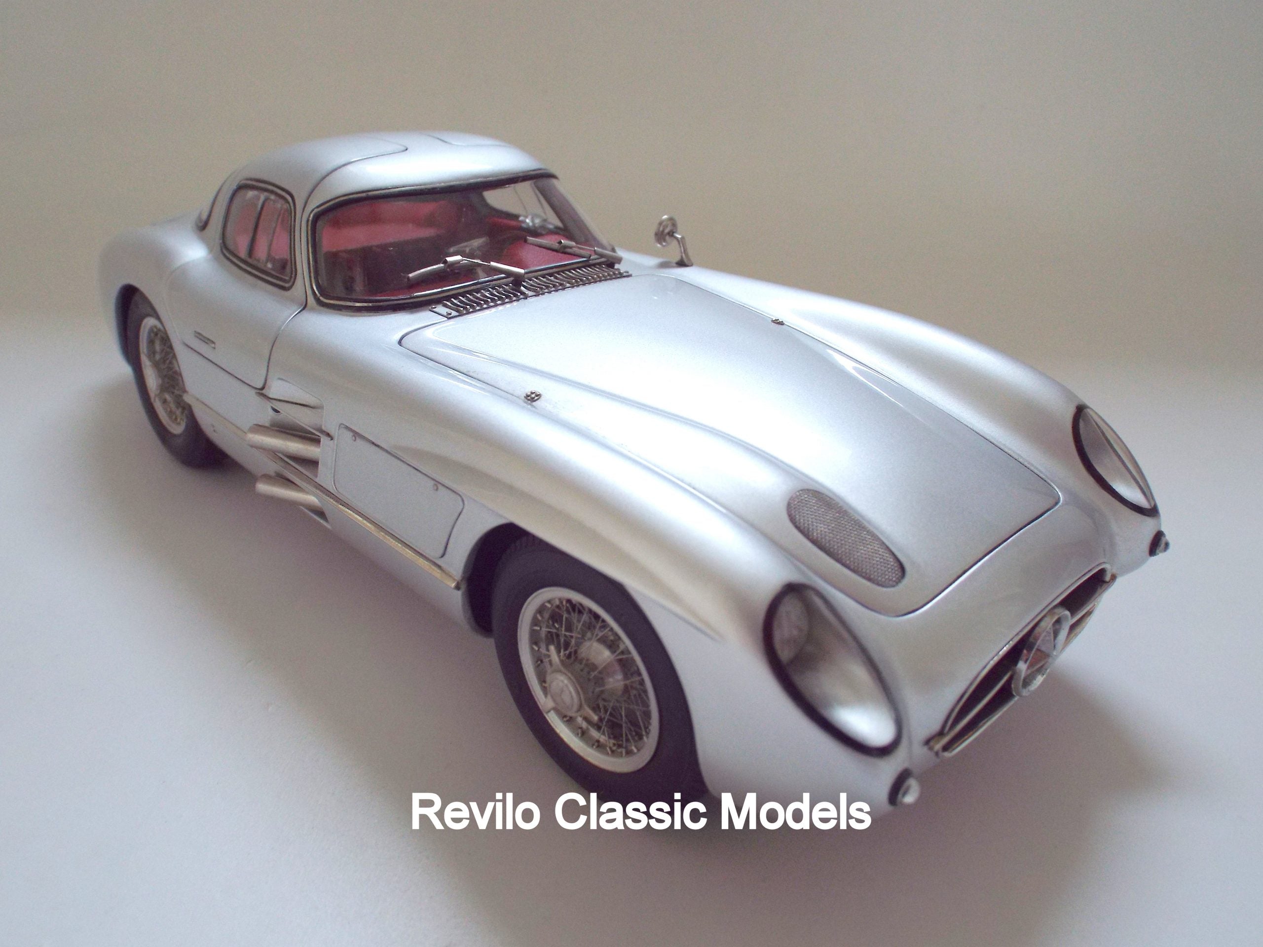 CMC 1:18 Mercedes 300 SLR Uhlenhaut coupe M076