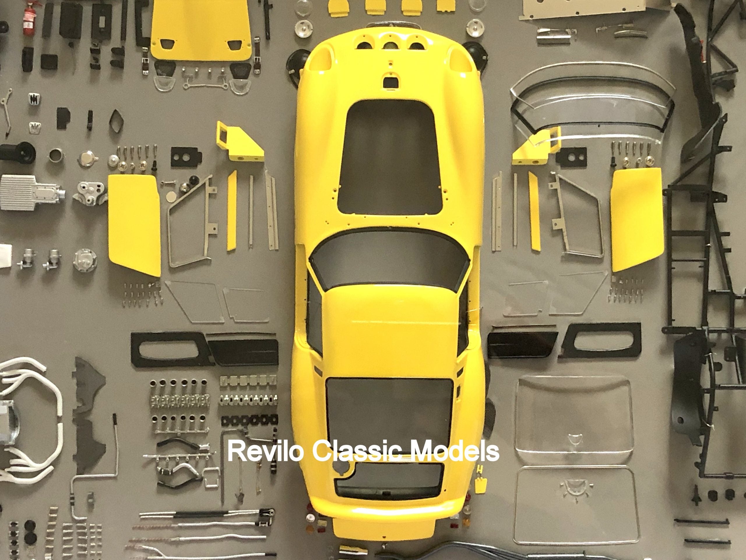 CMC A024 1:18 Ferrari 250 GTO Arte de pared en amarillo