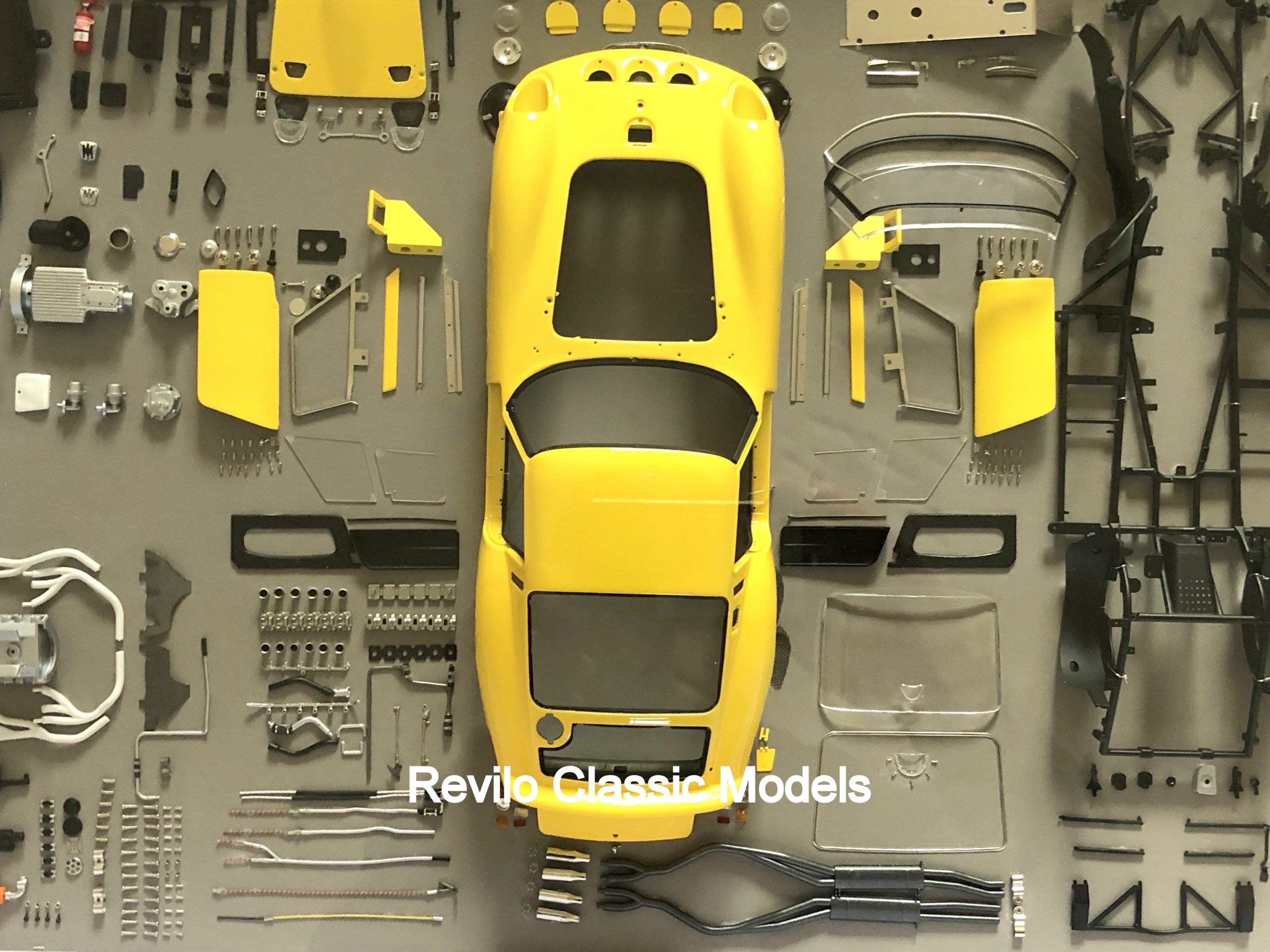 CMC A024 1:18 Ferrari 250 GTO Wall Art in Yellow