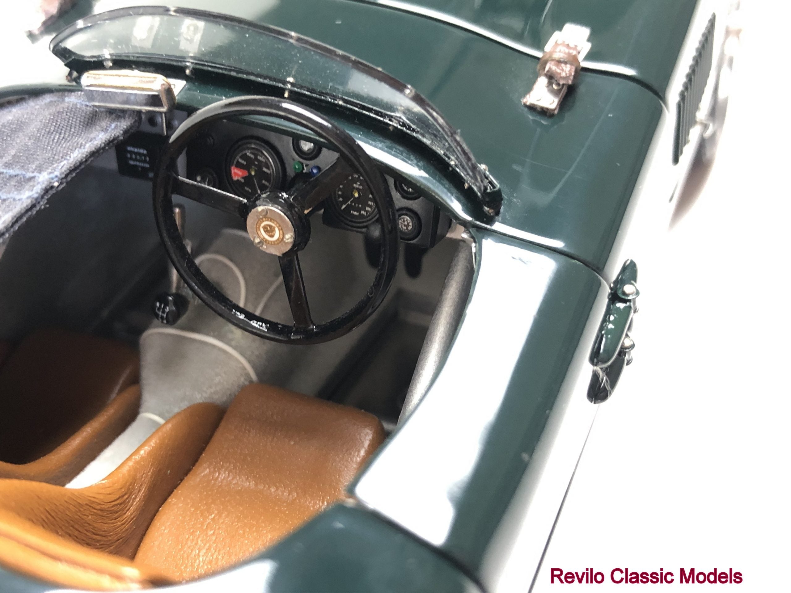 CMC M191 1952 1:18 Jaguar C Type British Racing Verde