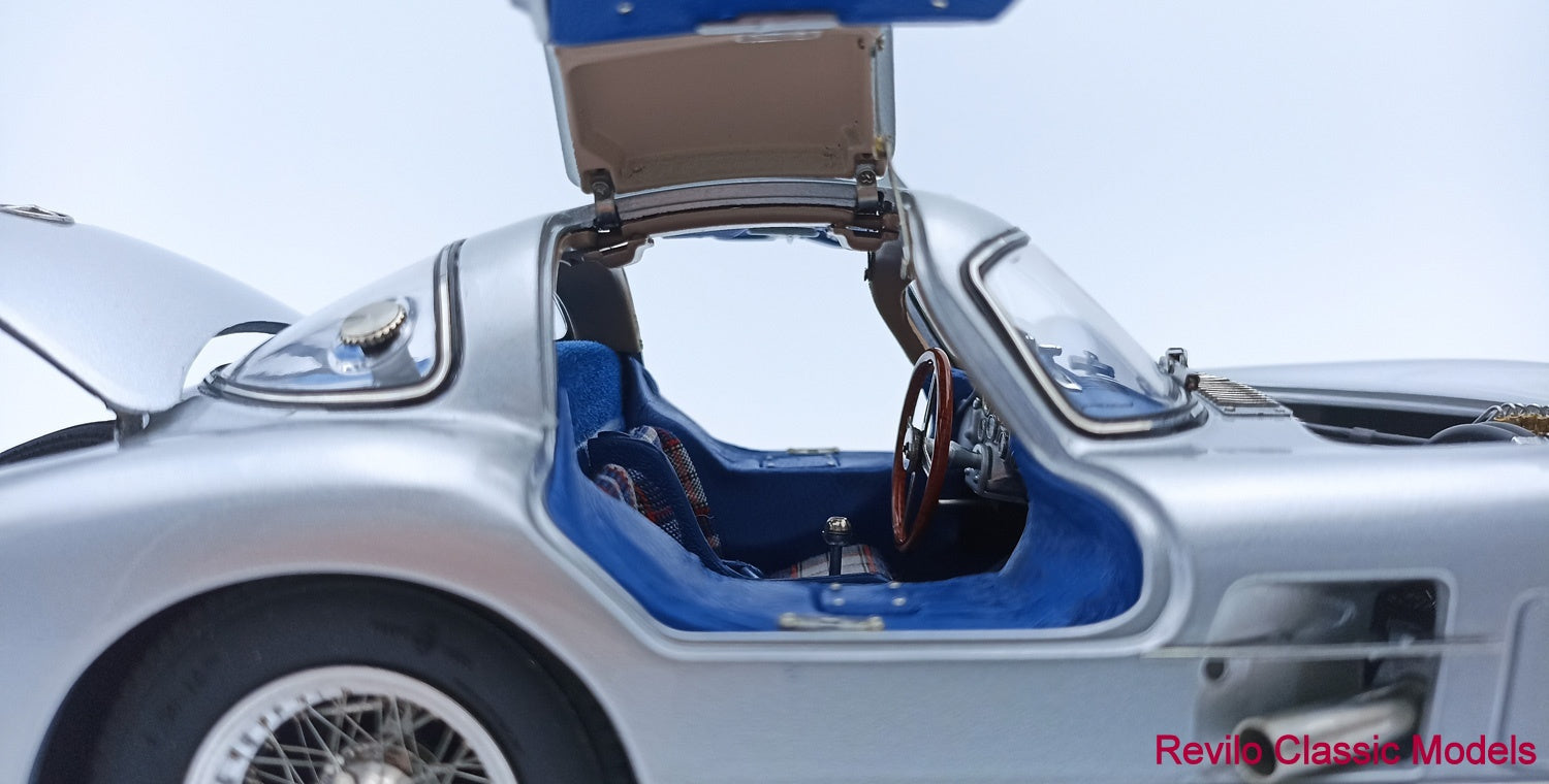 CMC 1:18 Mercedes 300 SLR Uhlenhaut cupé M243