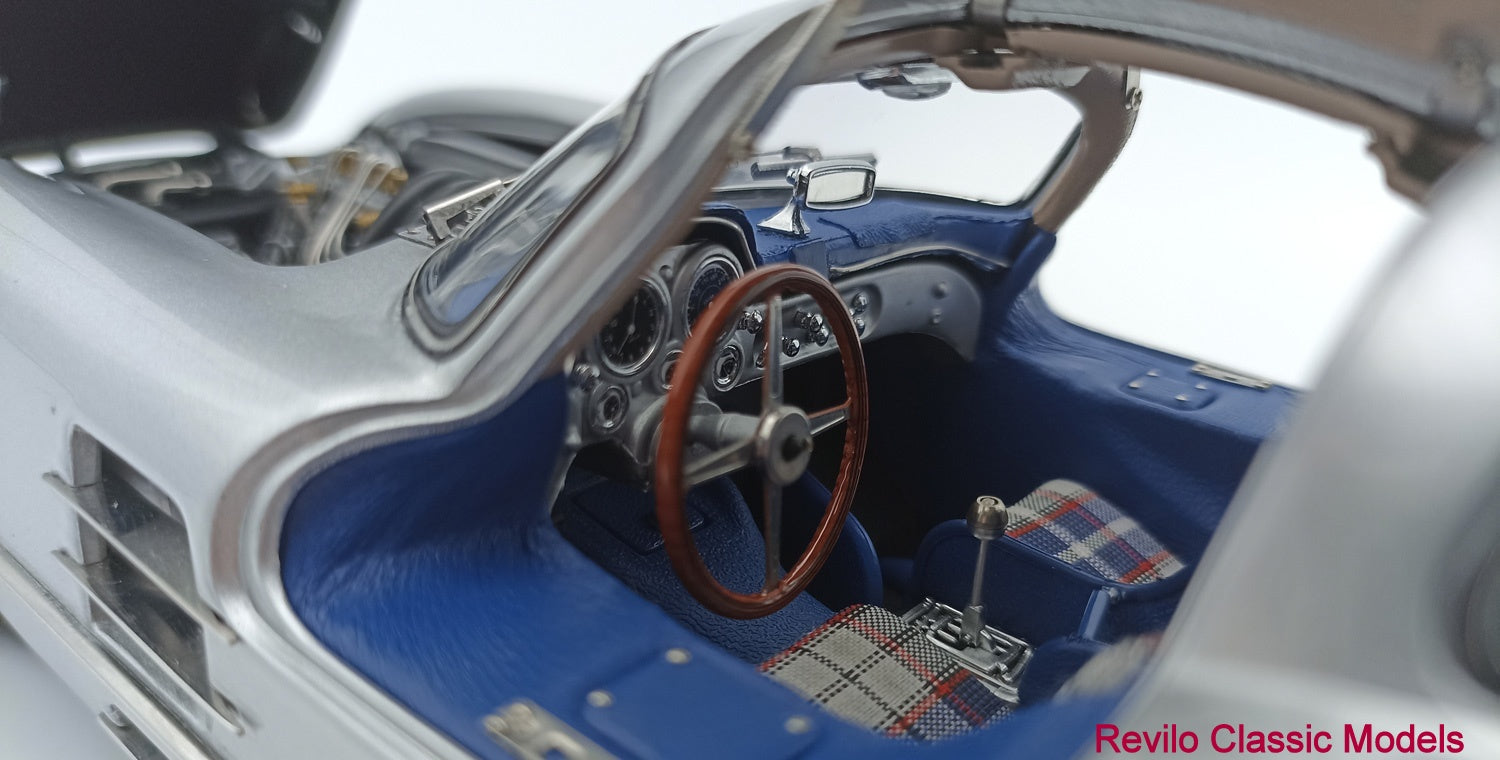 CMC 1:18 Mercedes 300 SLR Uhlenhaut coupe M246